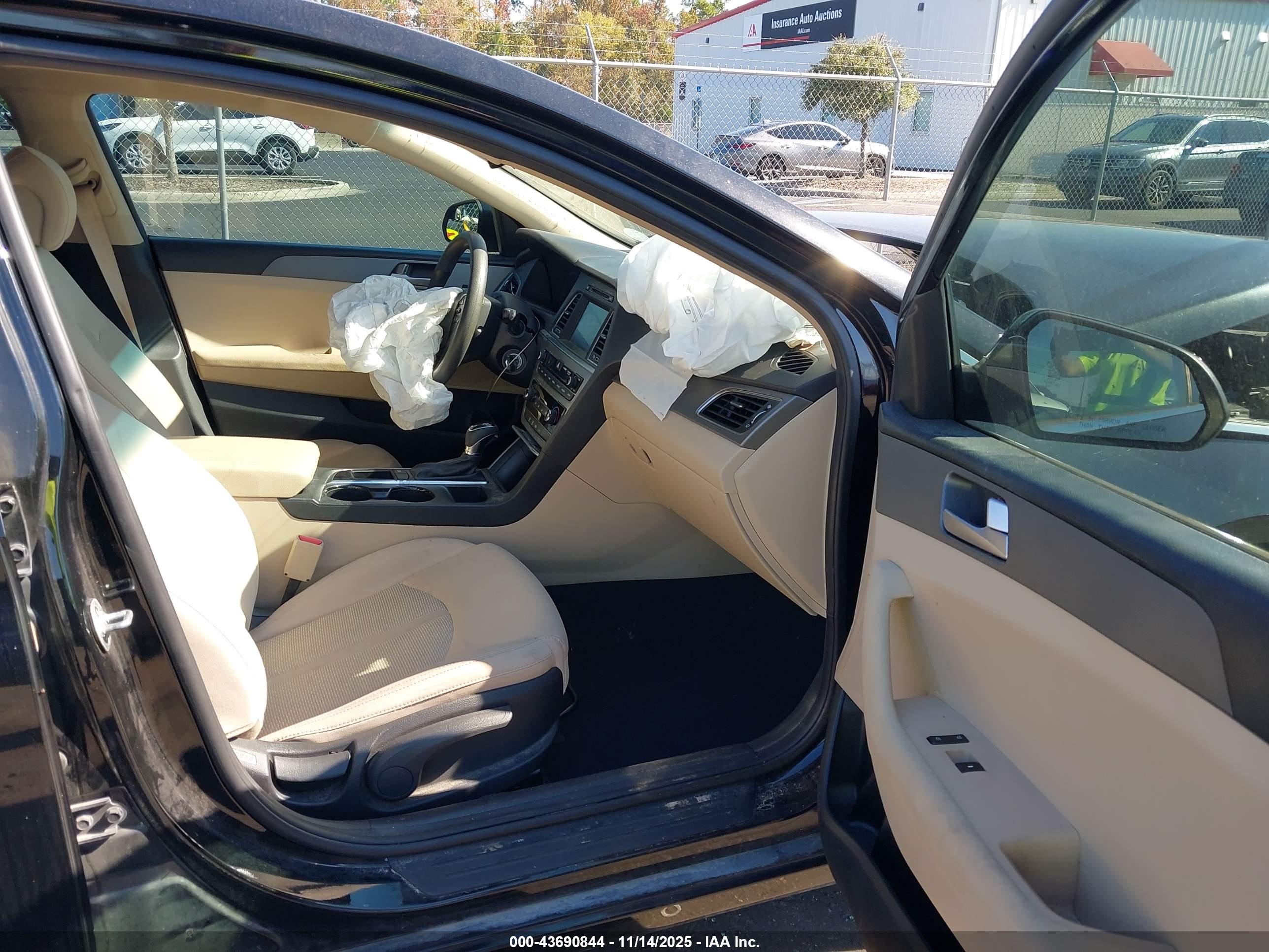 HYUNDAI SONATA image 5