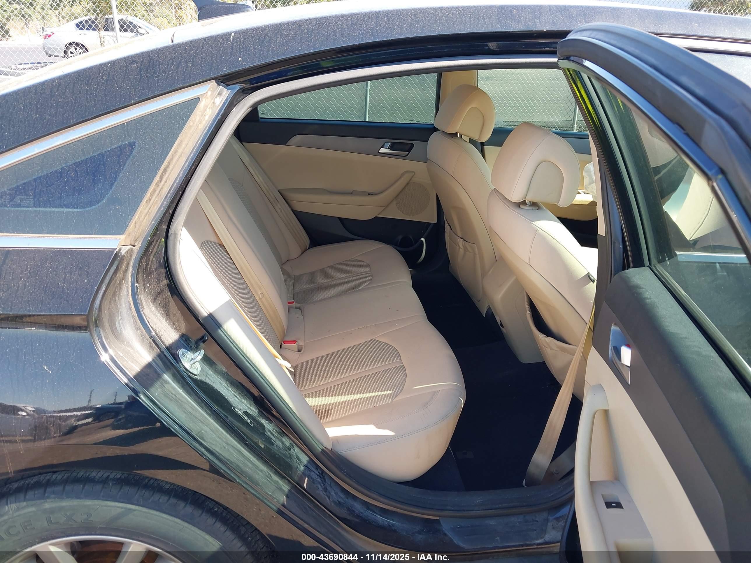 HYUNDAI SONATA image 8