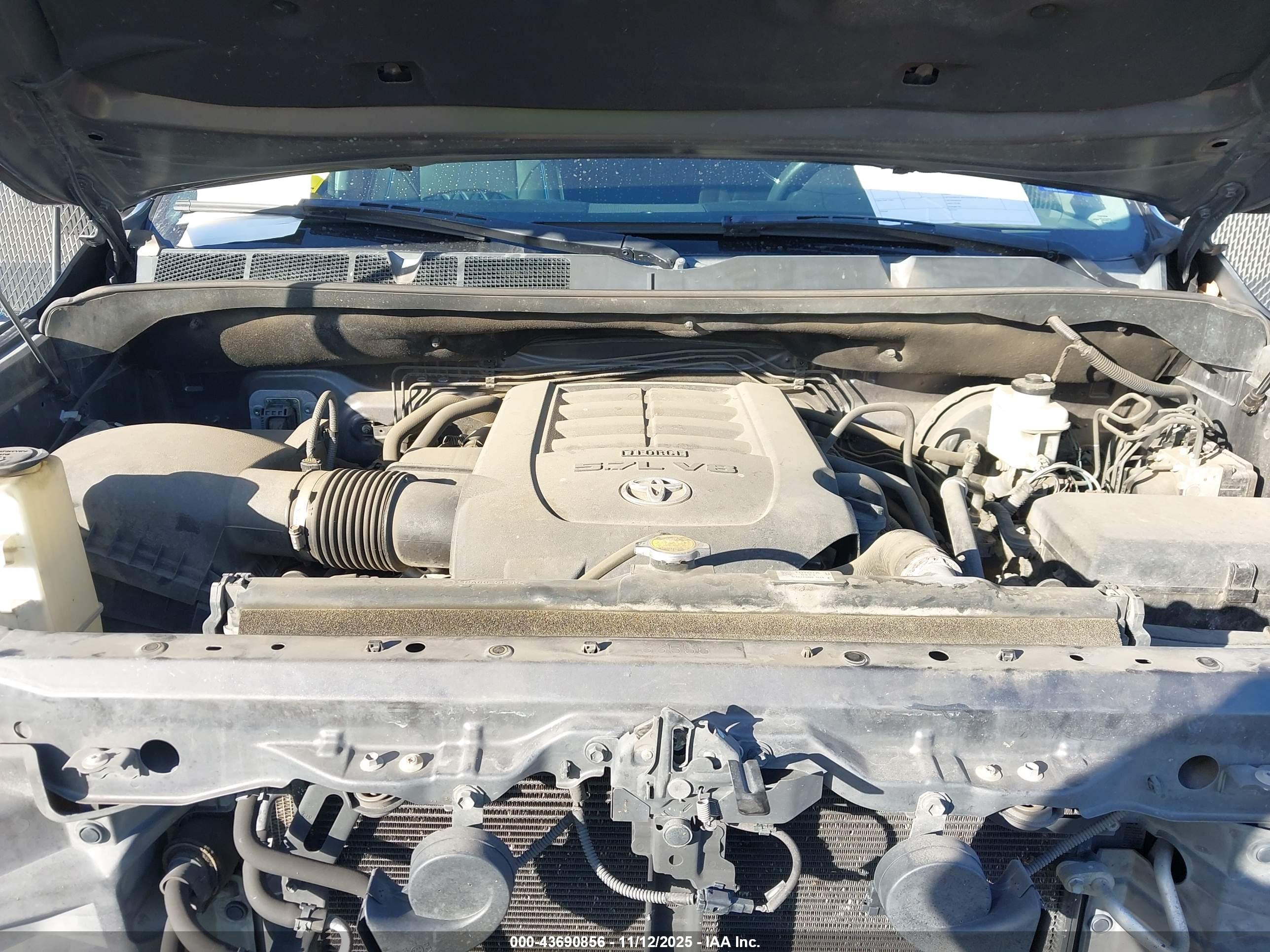 TOYOTA TUNDRA image 10