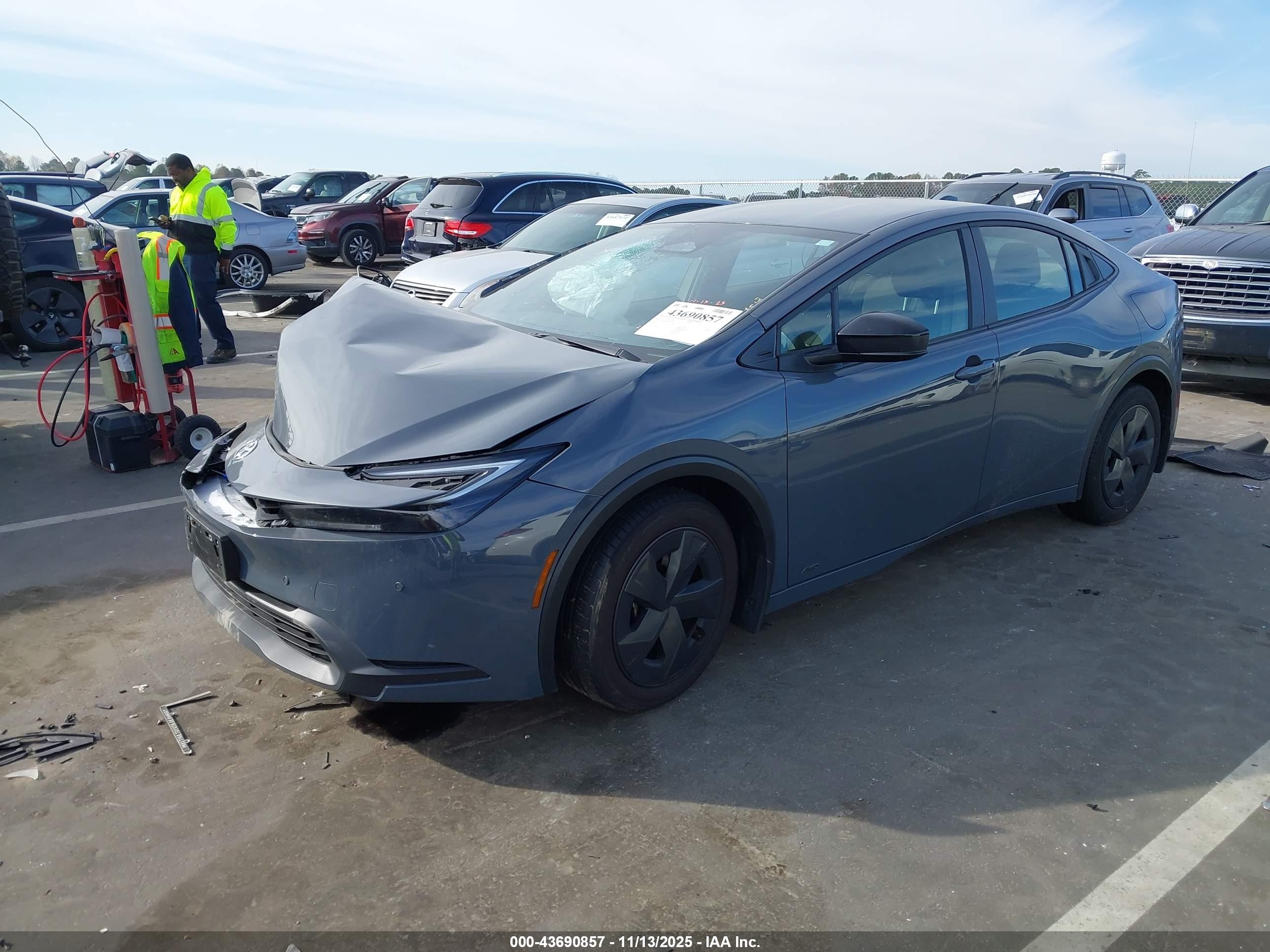 TOYOTA PRIUS image 2