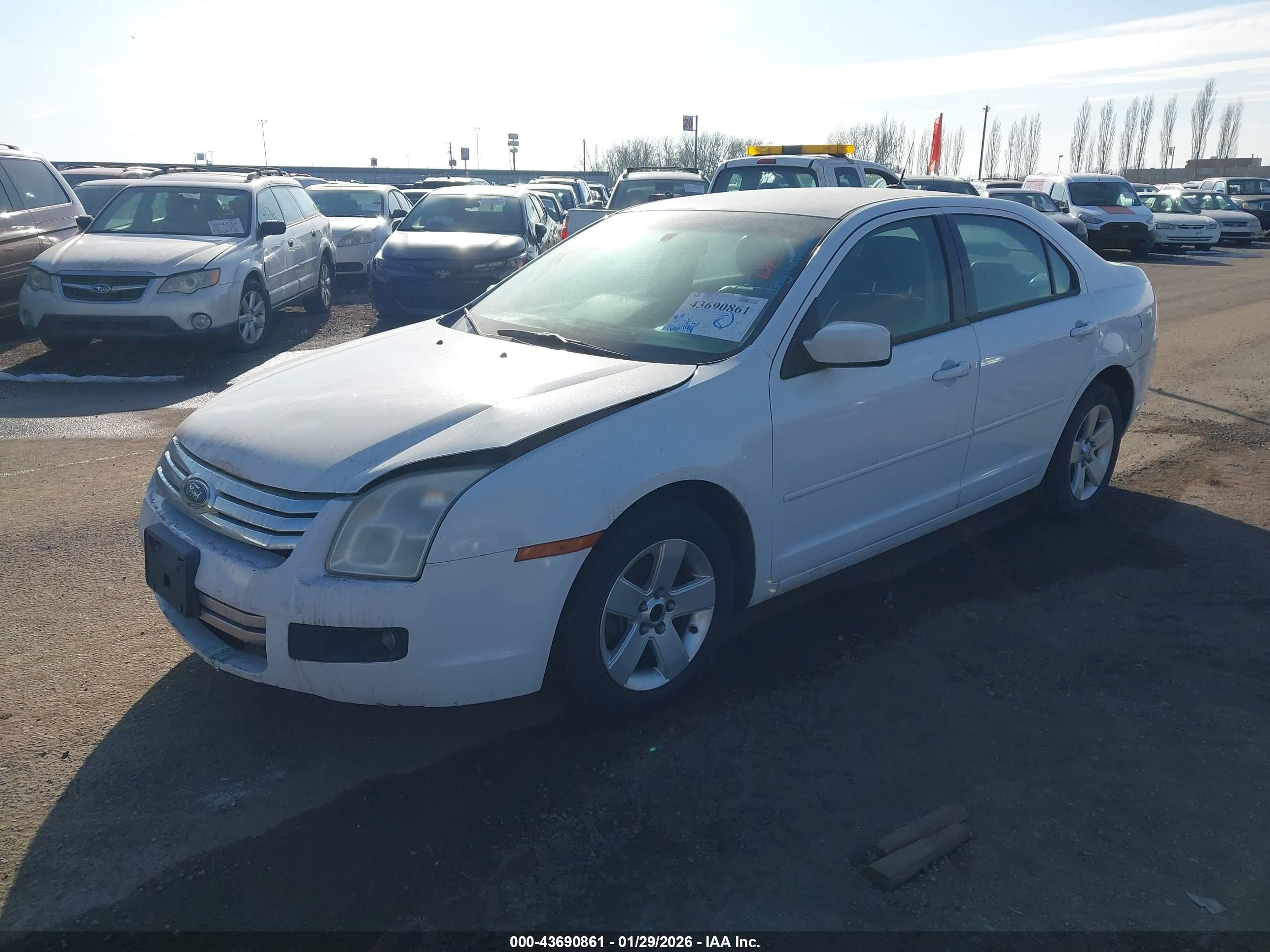 FORD FUSION image 2