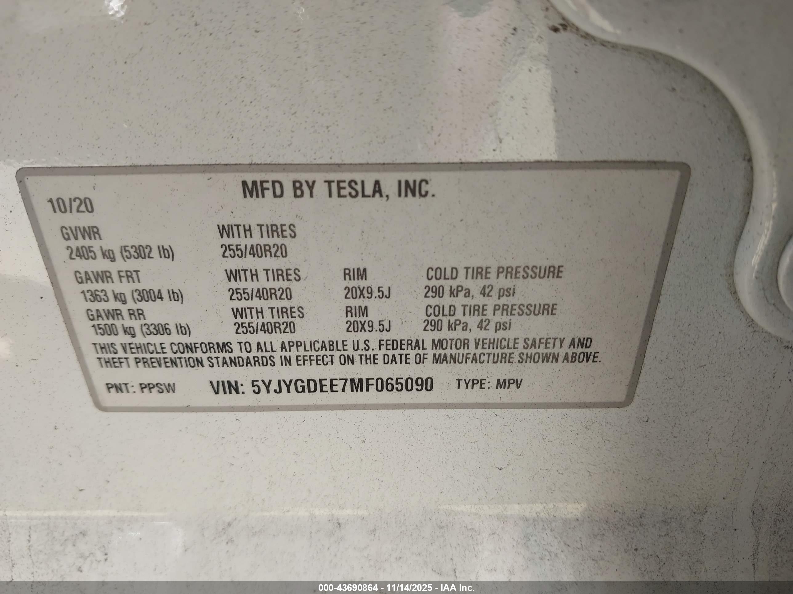 TESLA MODEL image 9