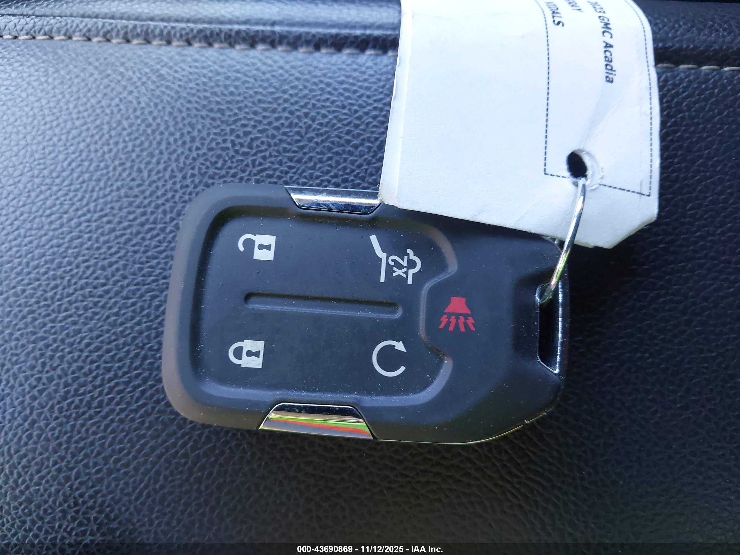 GMC ACADIA image 11