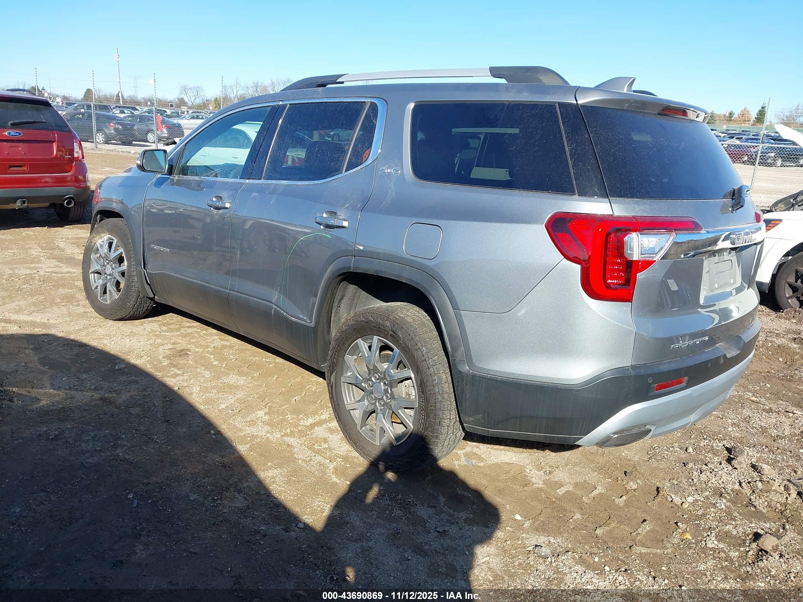 GMC ACADIA image 3