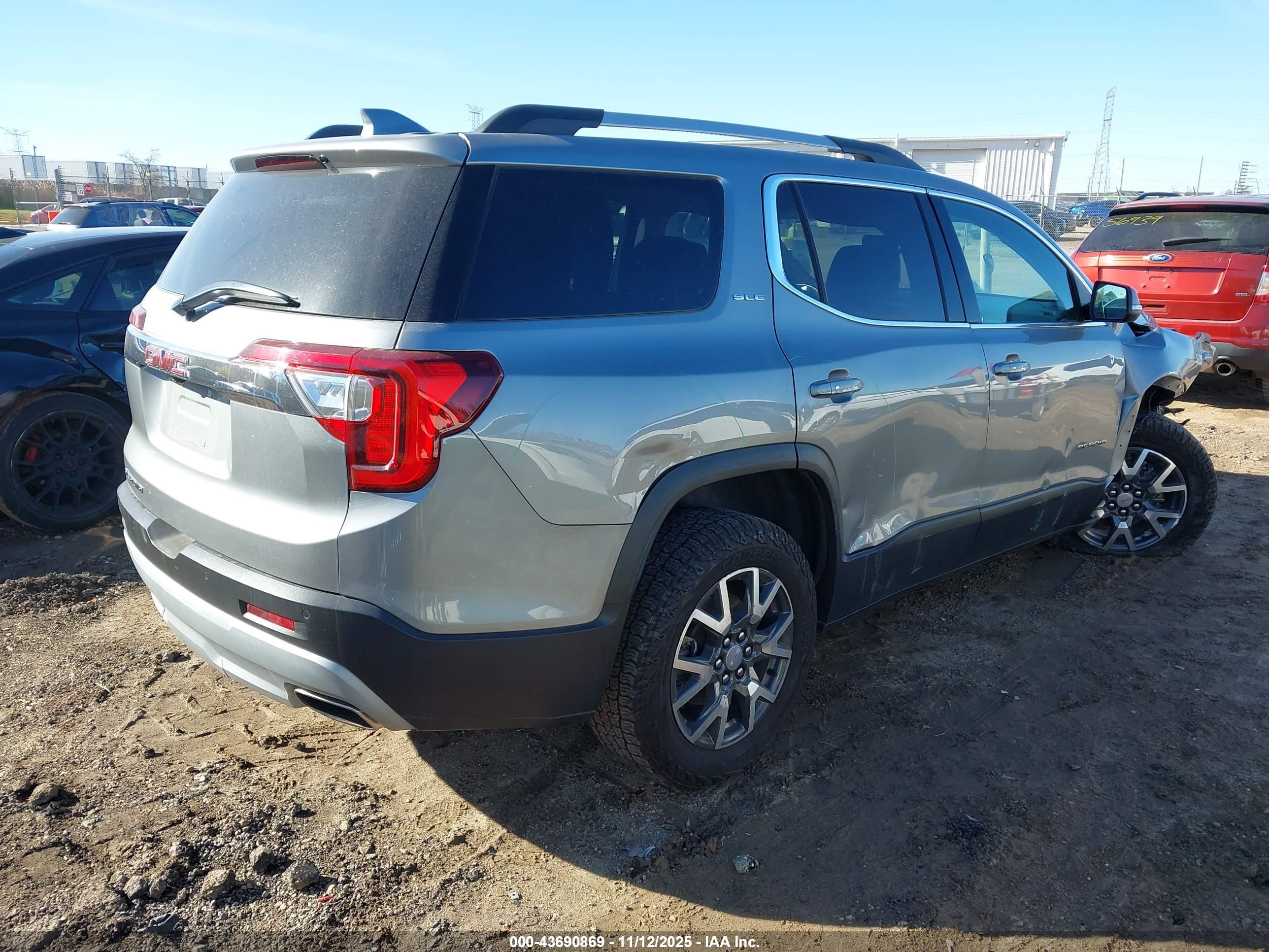 GMC ACADIA image 4