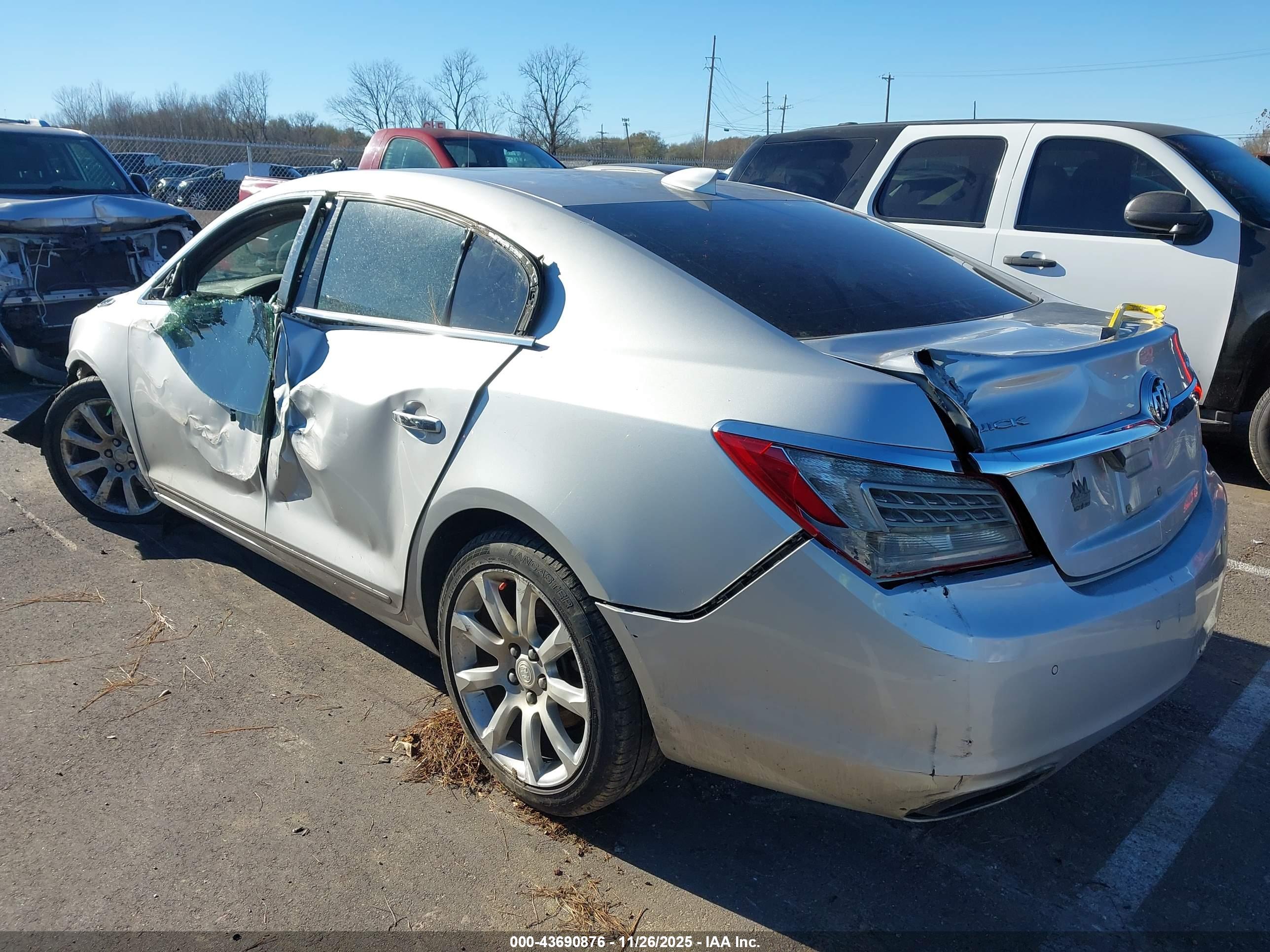 BUICK LACROSSE image 3