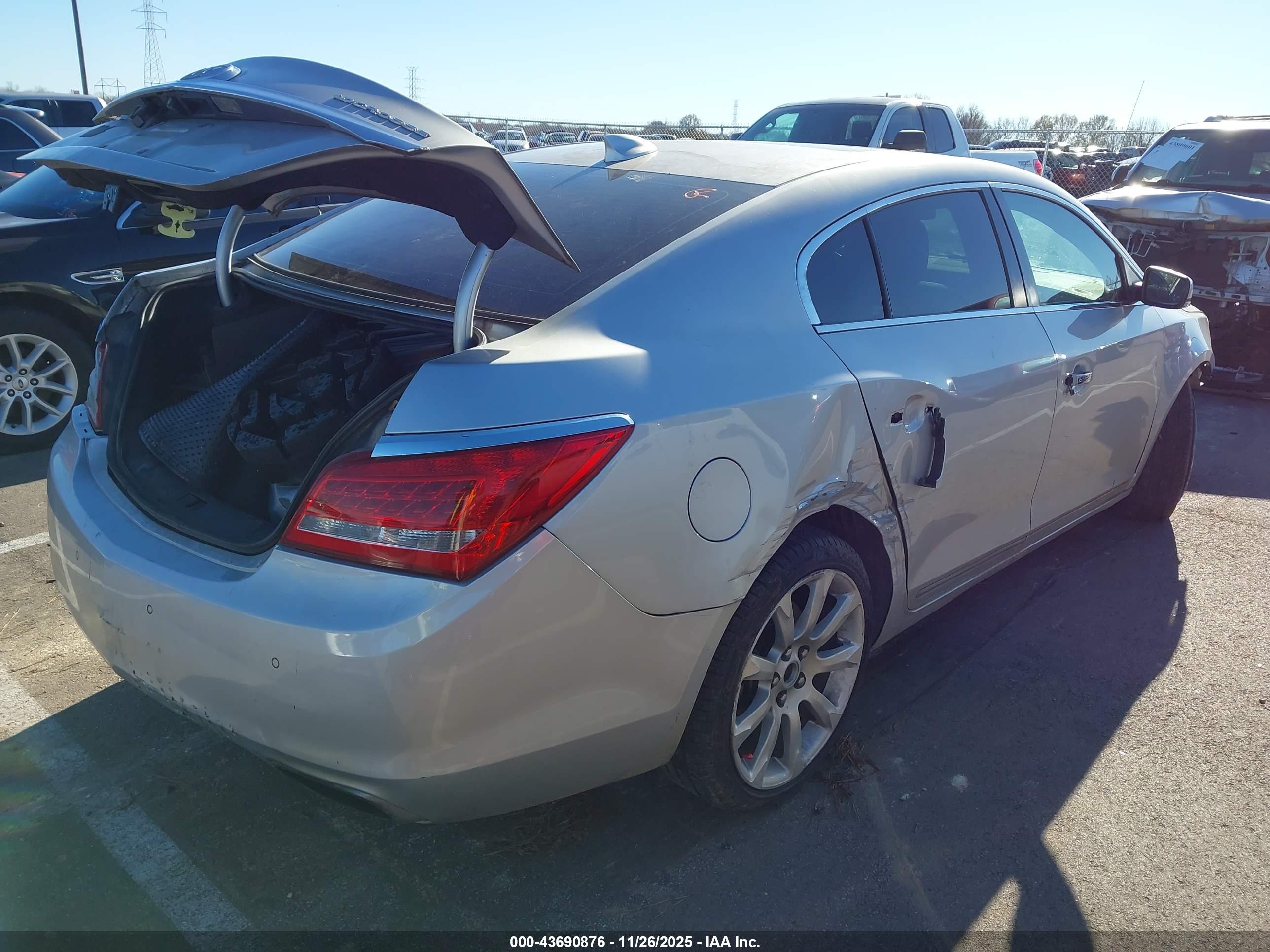 BUICK LACROSSE image 4