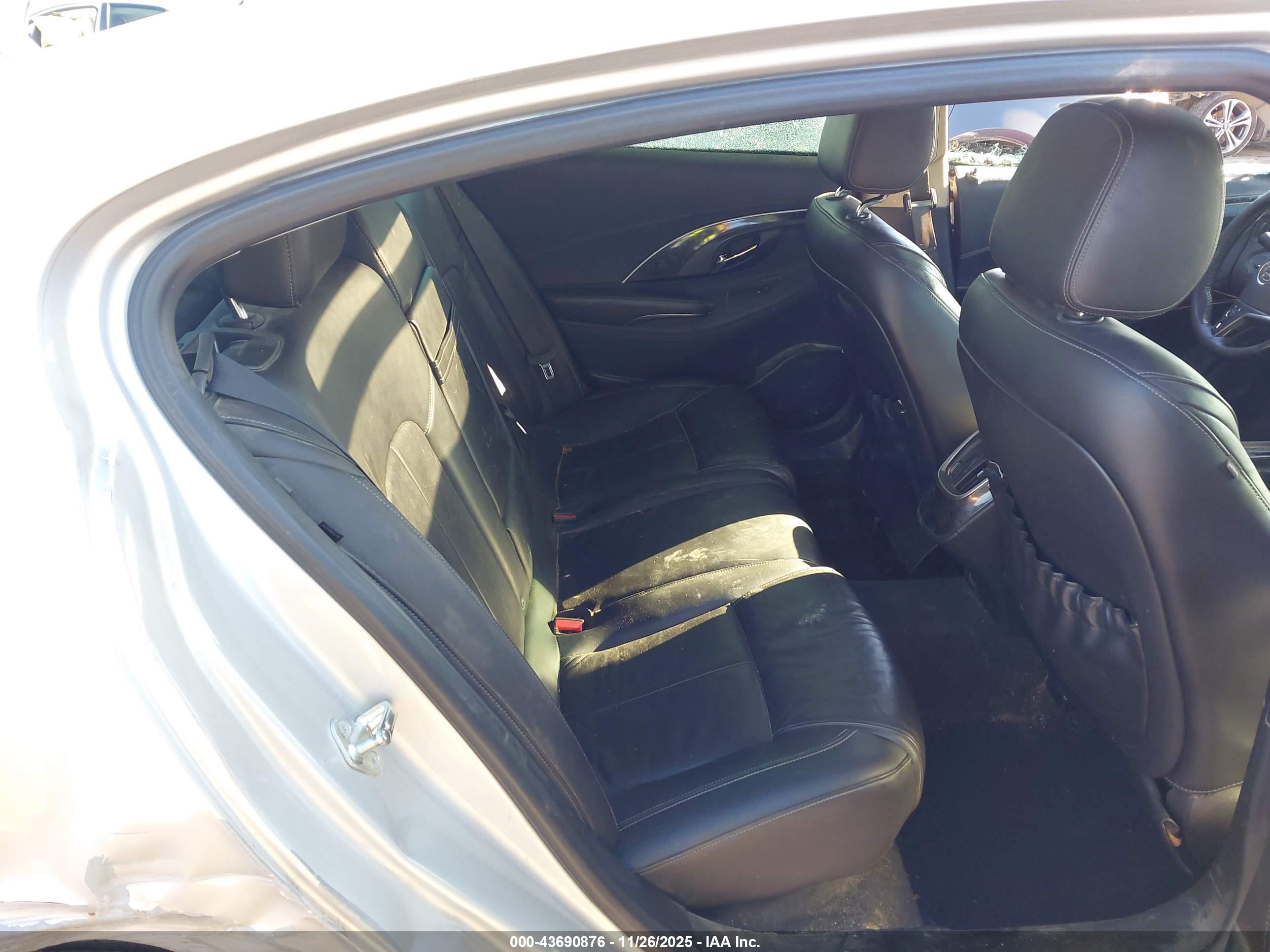 BUICK LACROSSE image 8