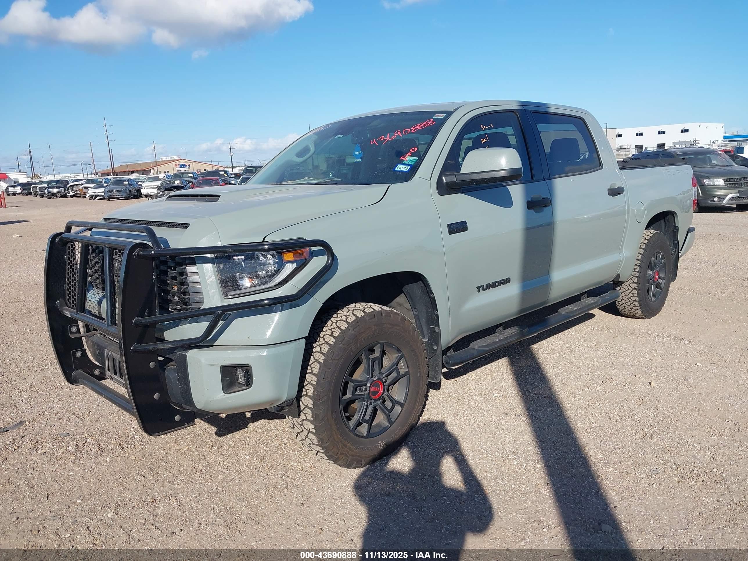 TOYOTA TUNDRA image 2