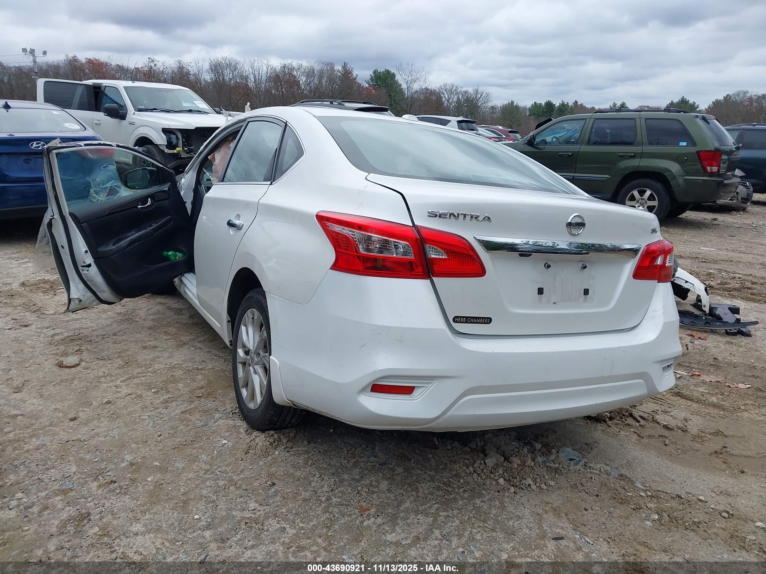 NISSAN SENTRA image 3