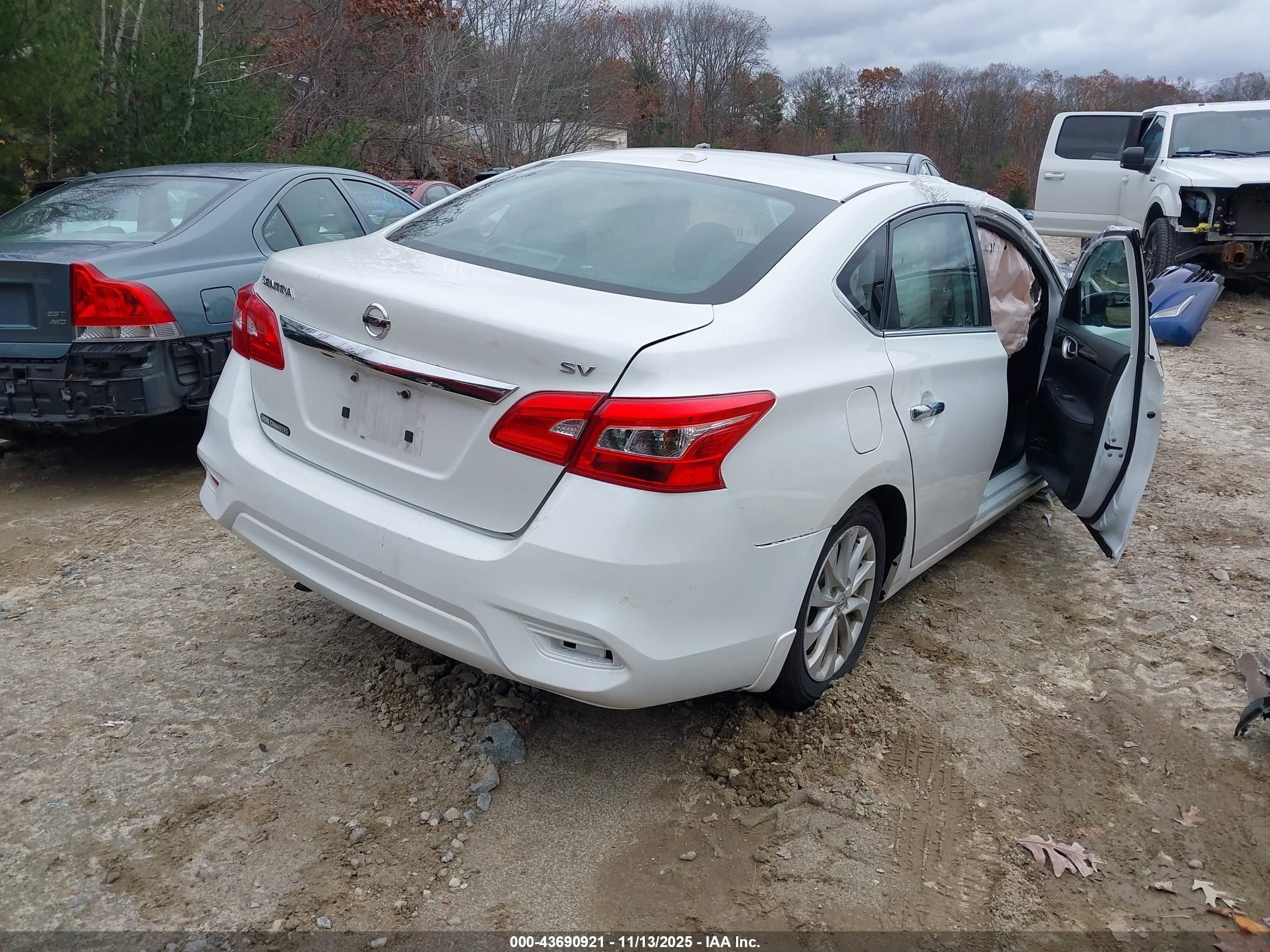 NISSAN SENTRA image 4