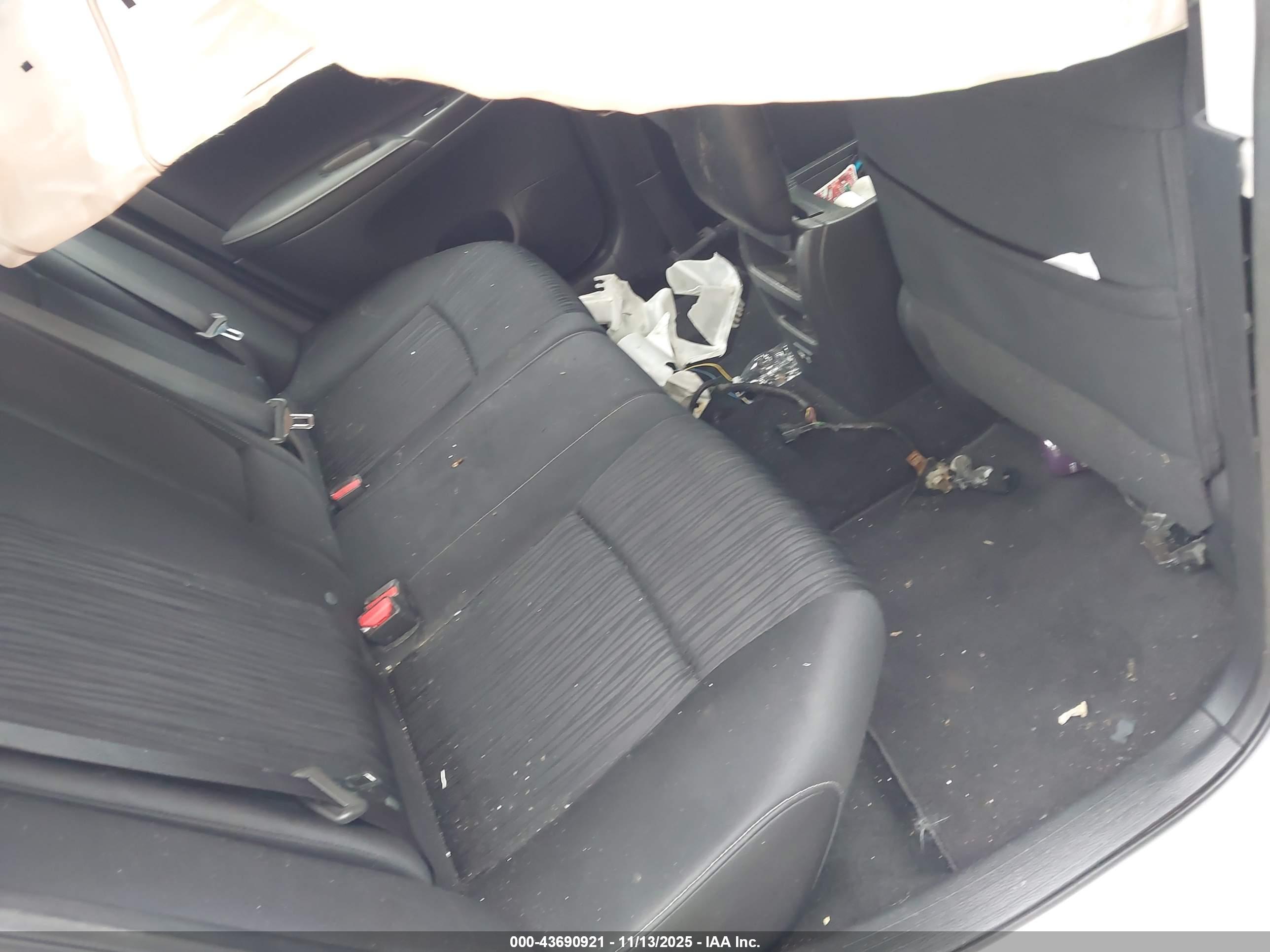 NISSAN SENTRA image 8