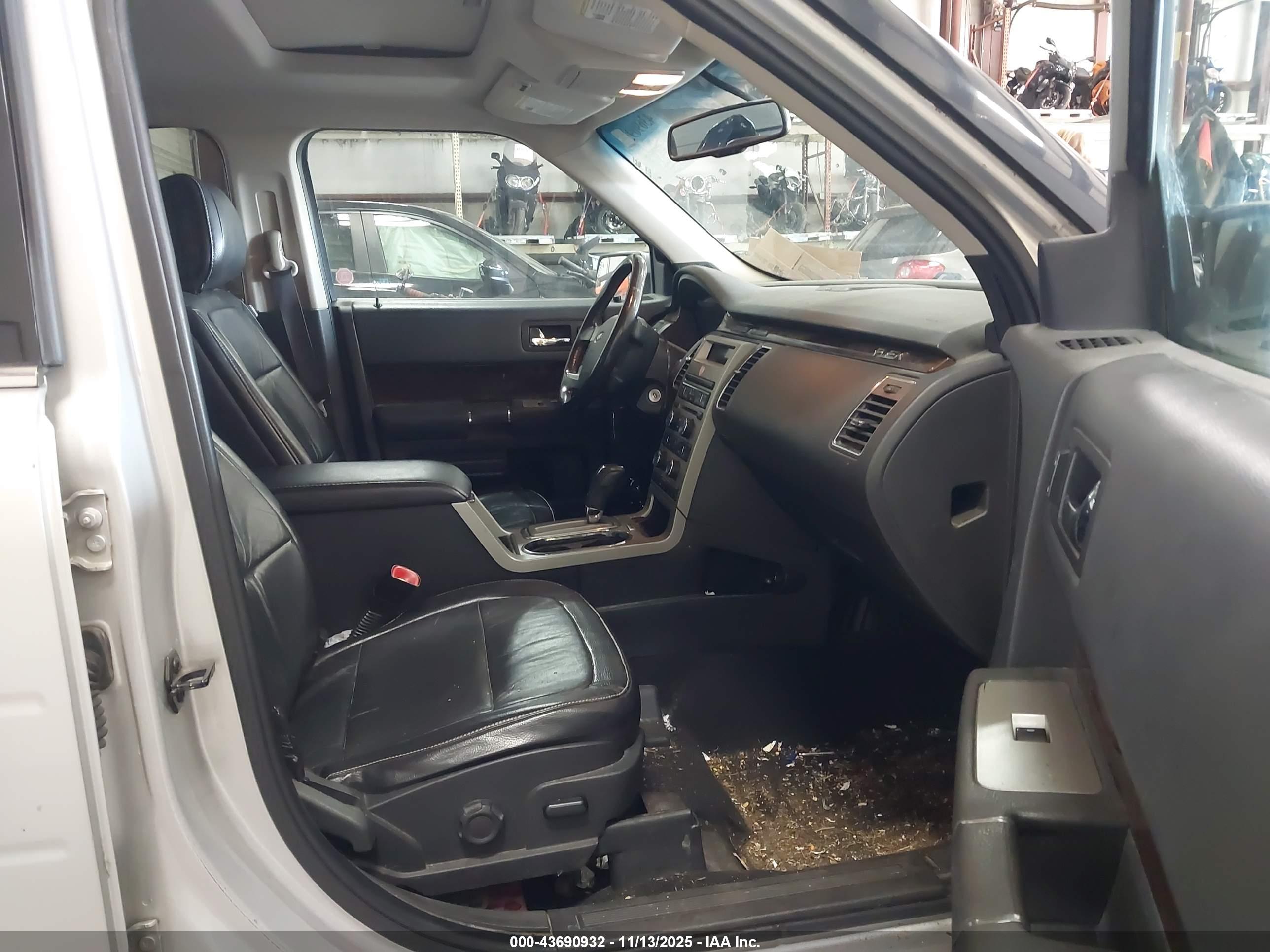 FORD FLEX image 5