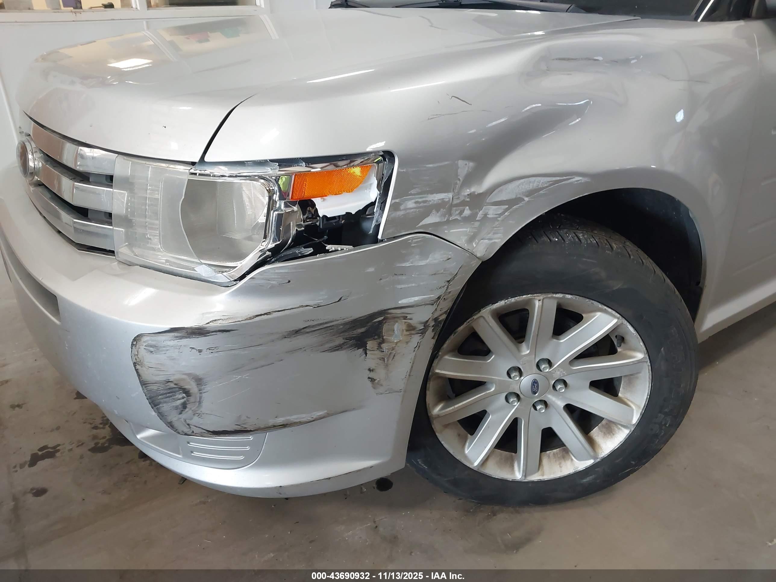 FORD FLEX image 6