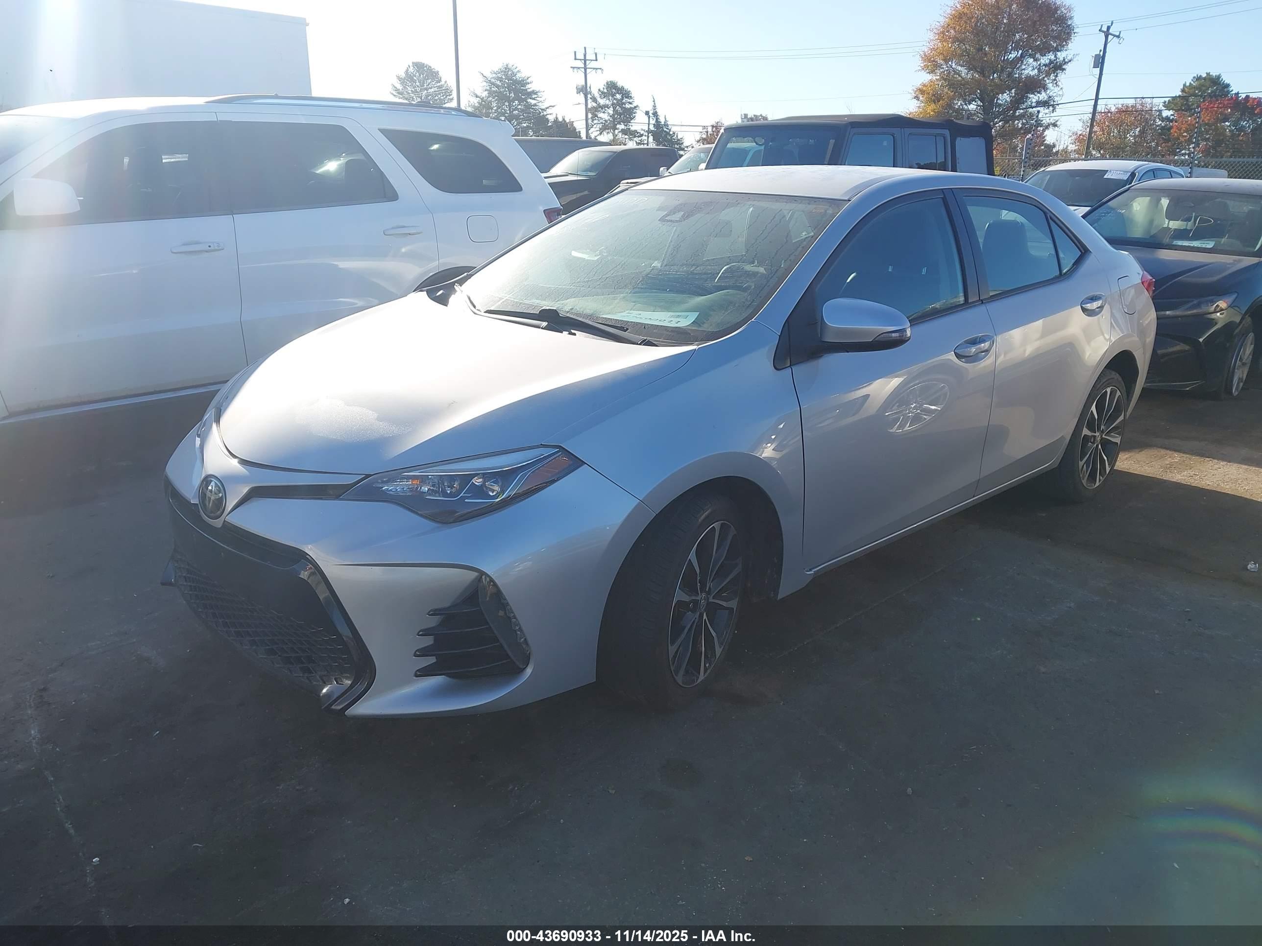 TOYOTA COROLLA image 2