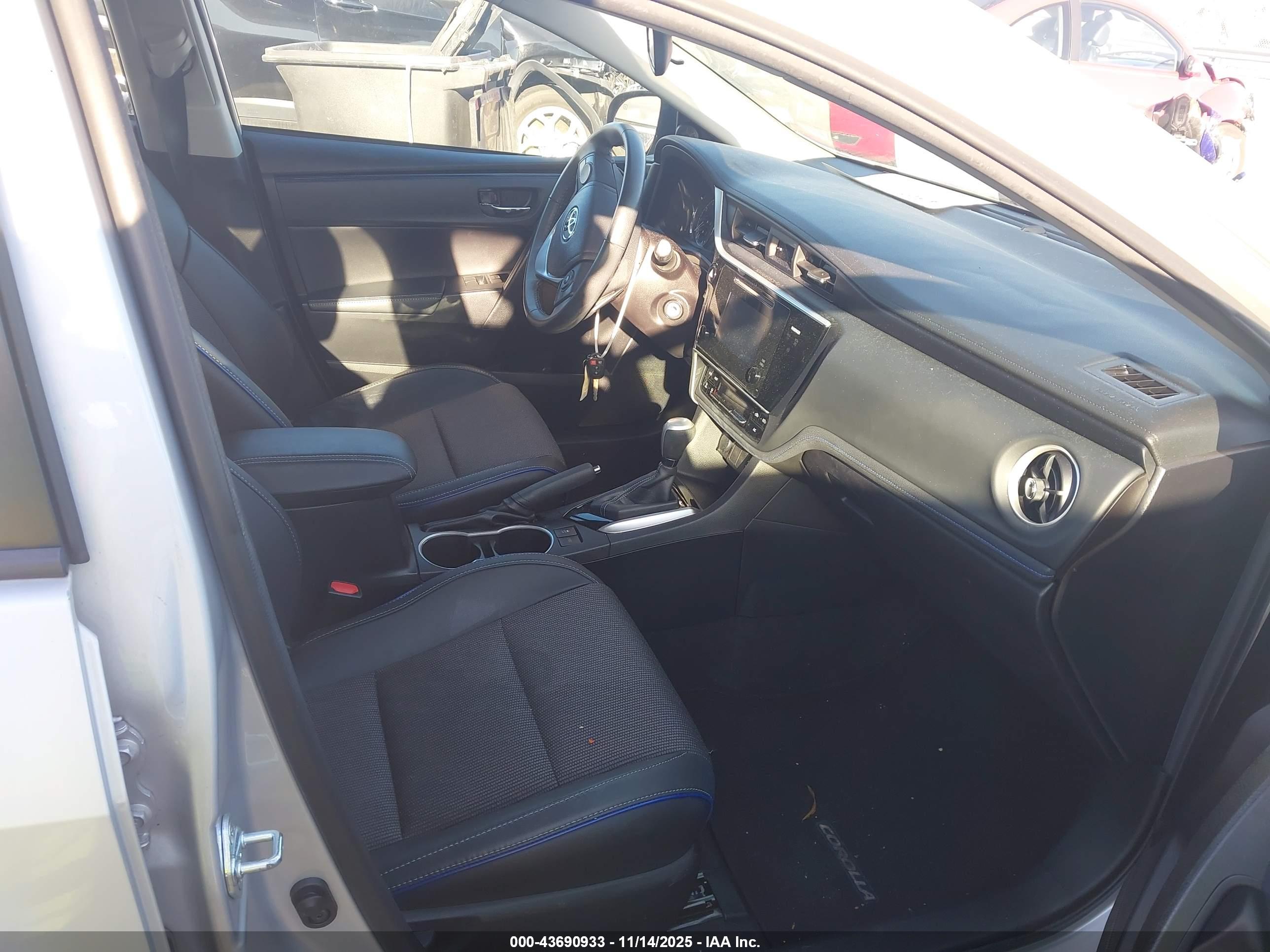 TOYOTA COROLLA image 5