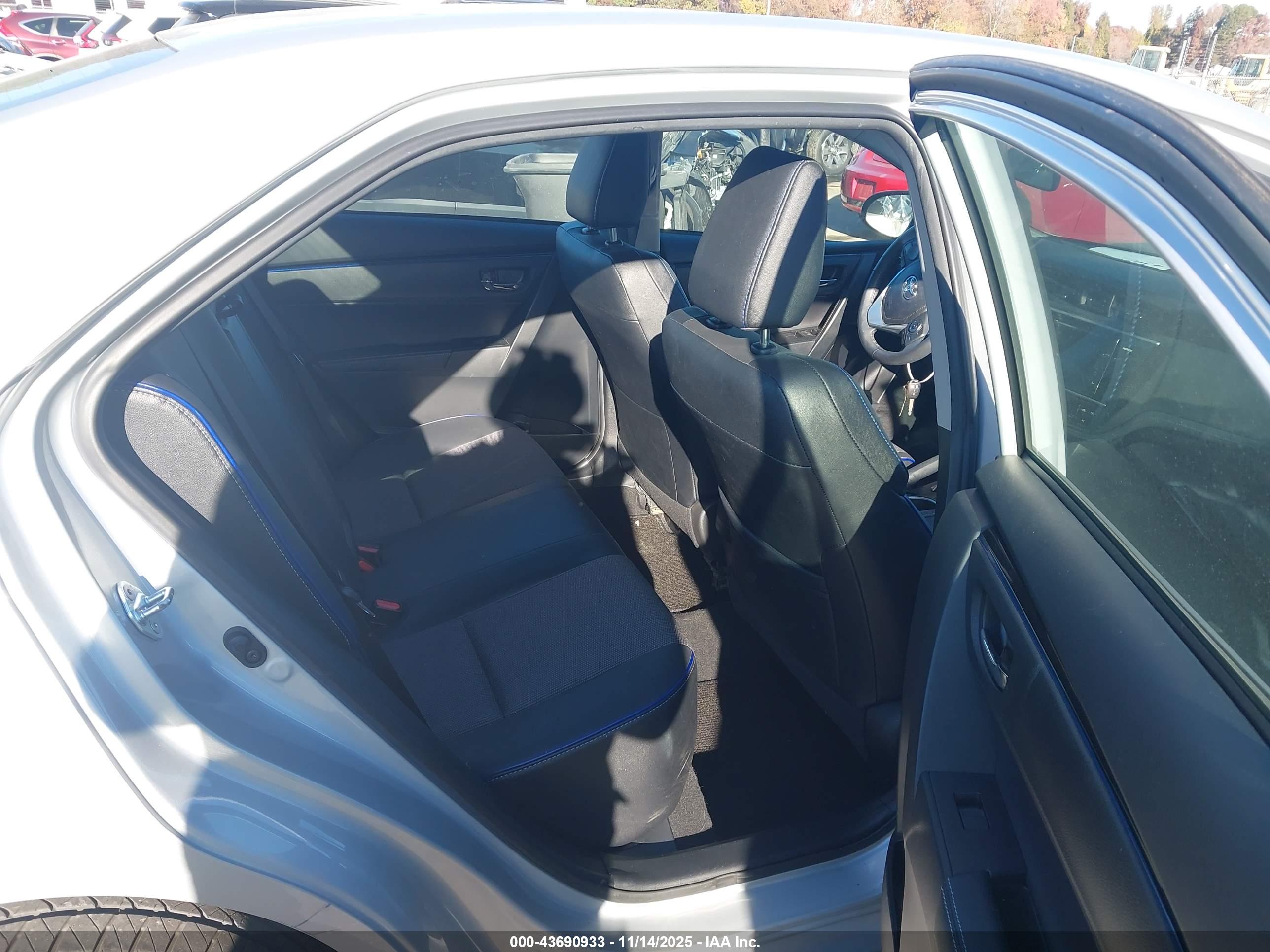 TOYOTA COROLLA image 8