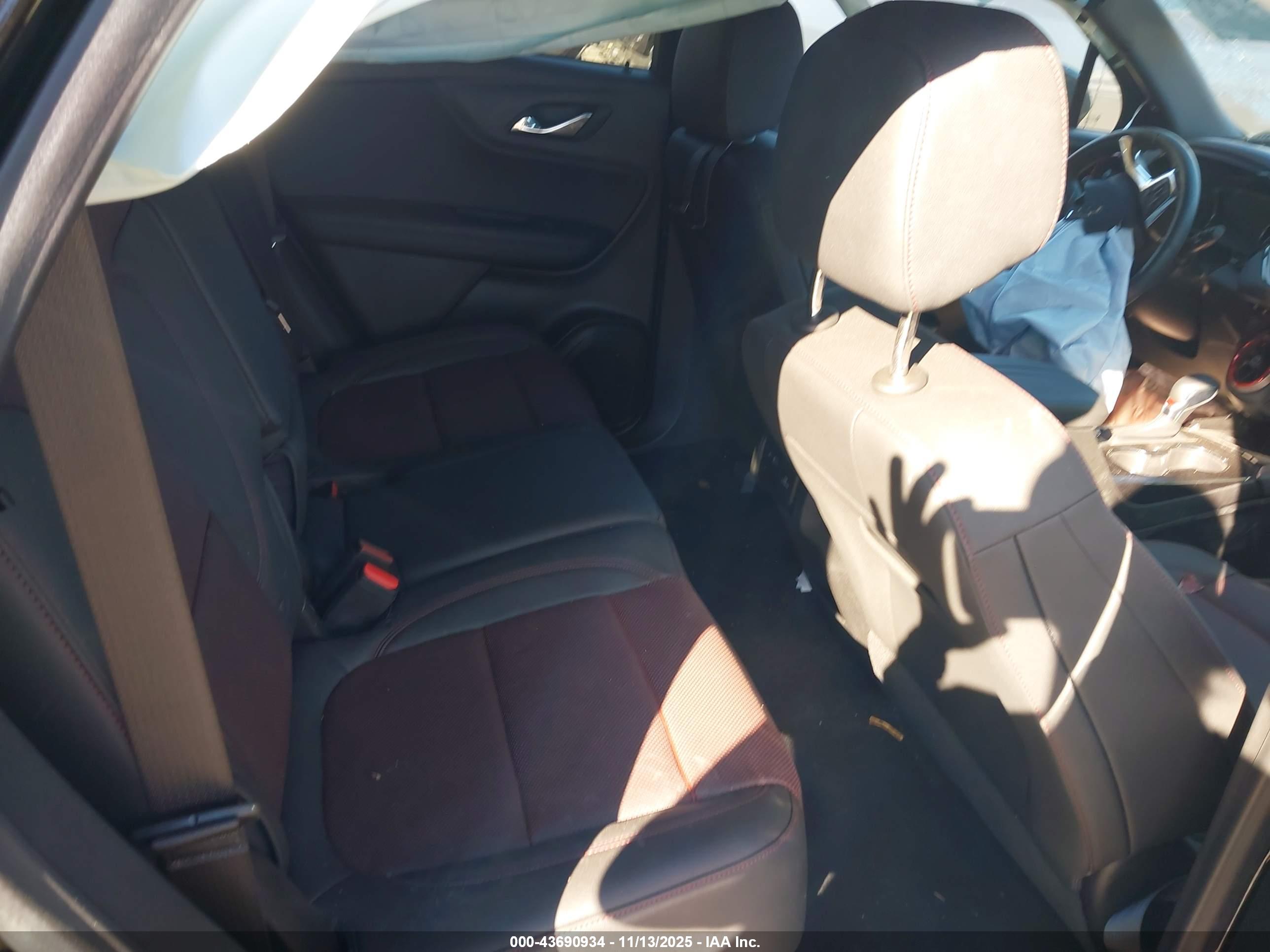 CHEVROLET BLAZER image 8