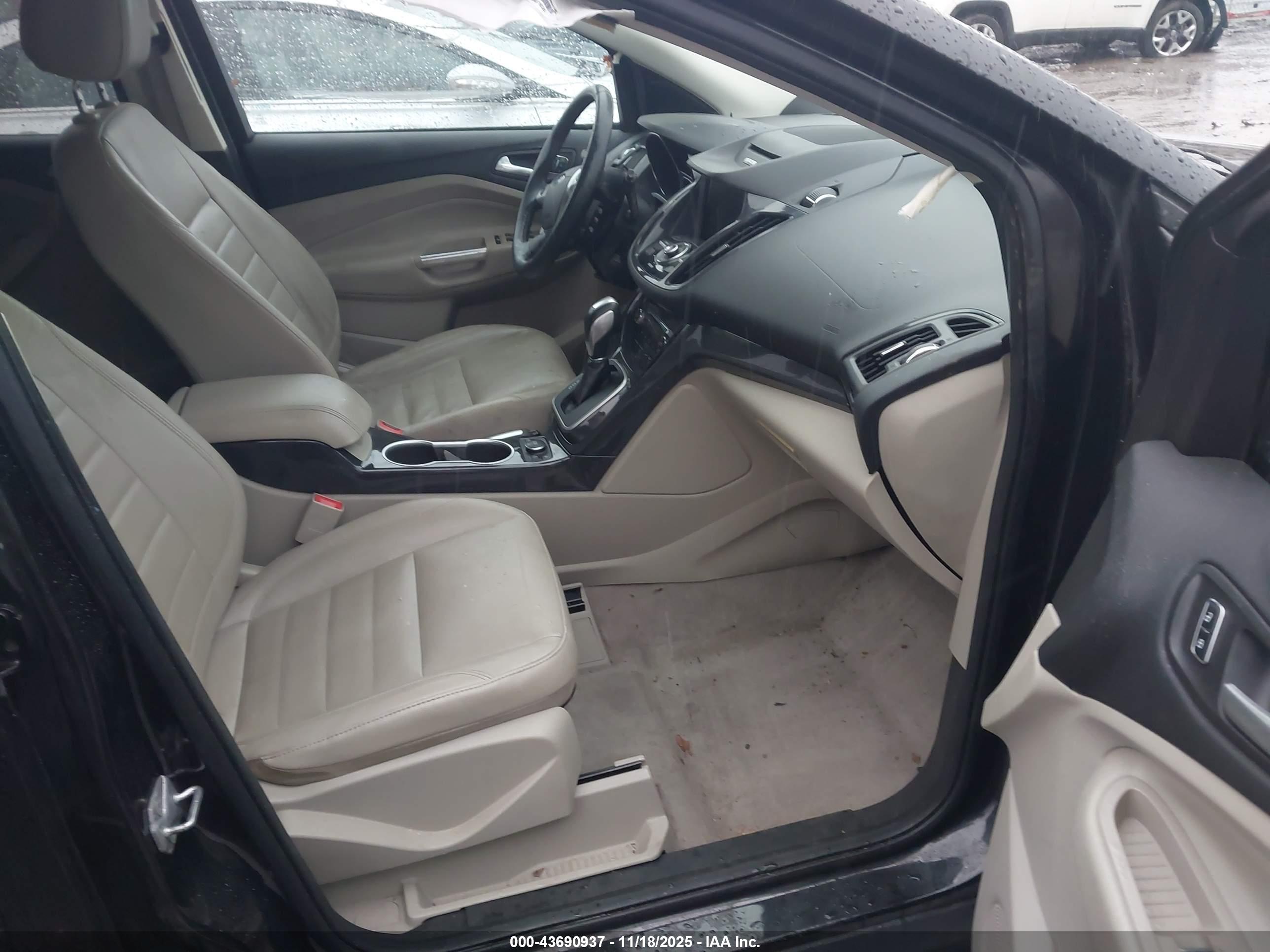 FORD ESCAPE image 5