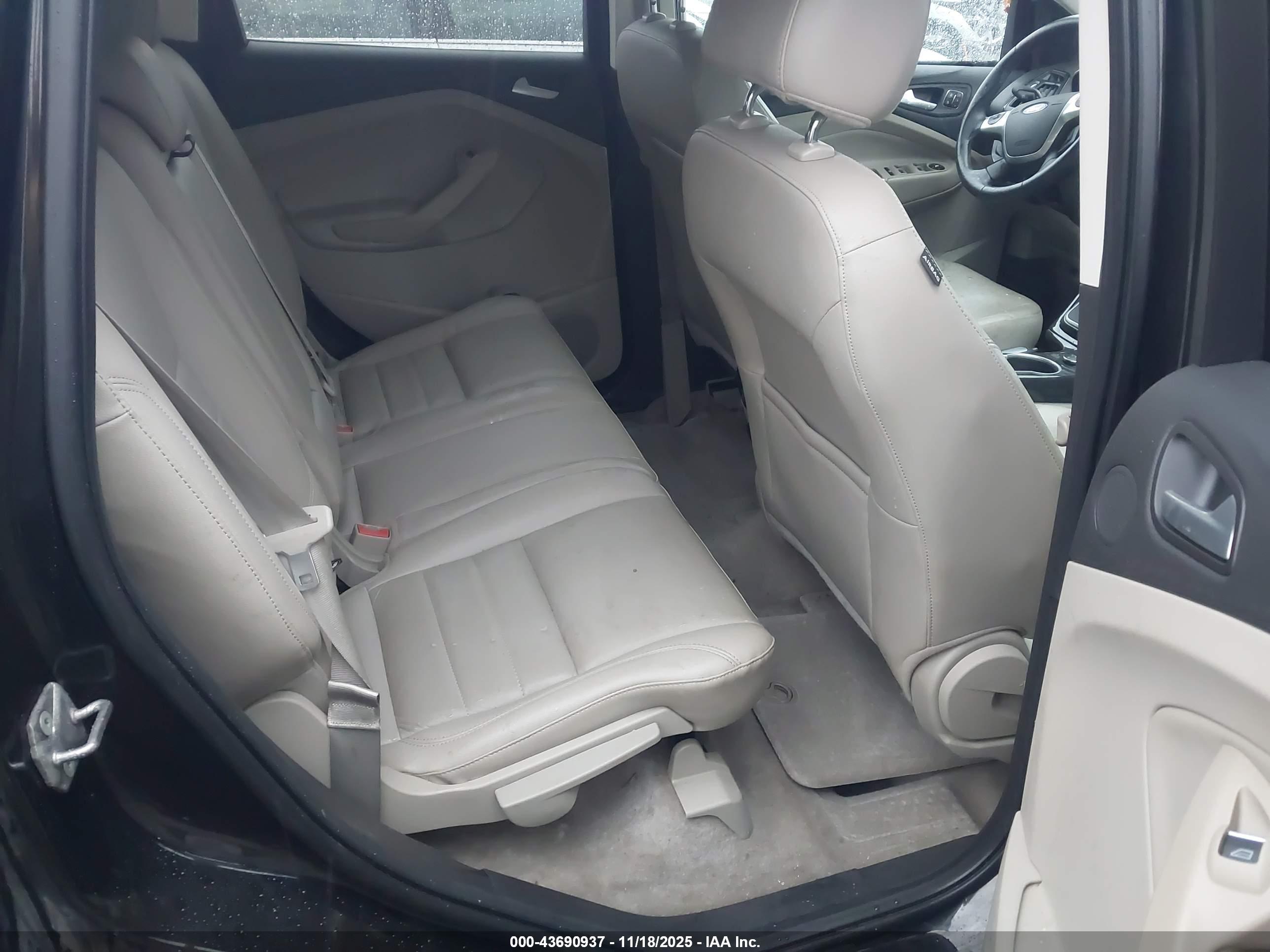 FORD ESCAPE image 8