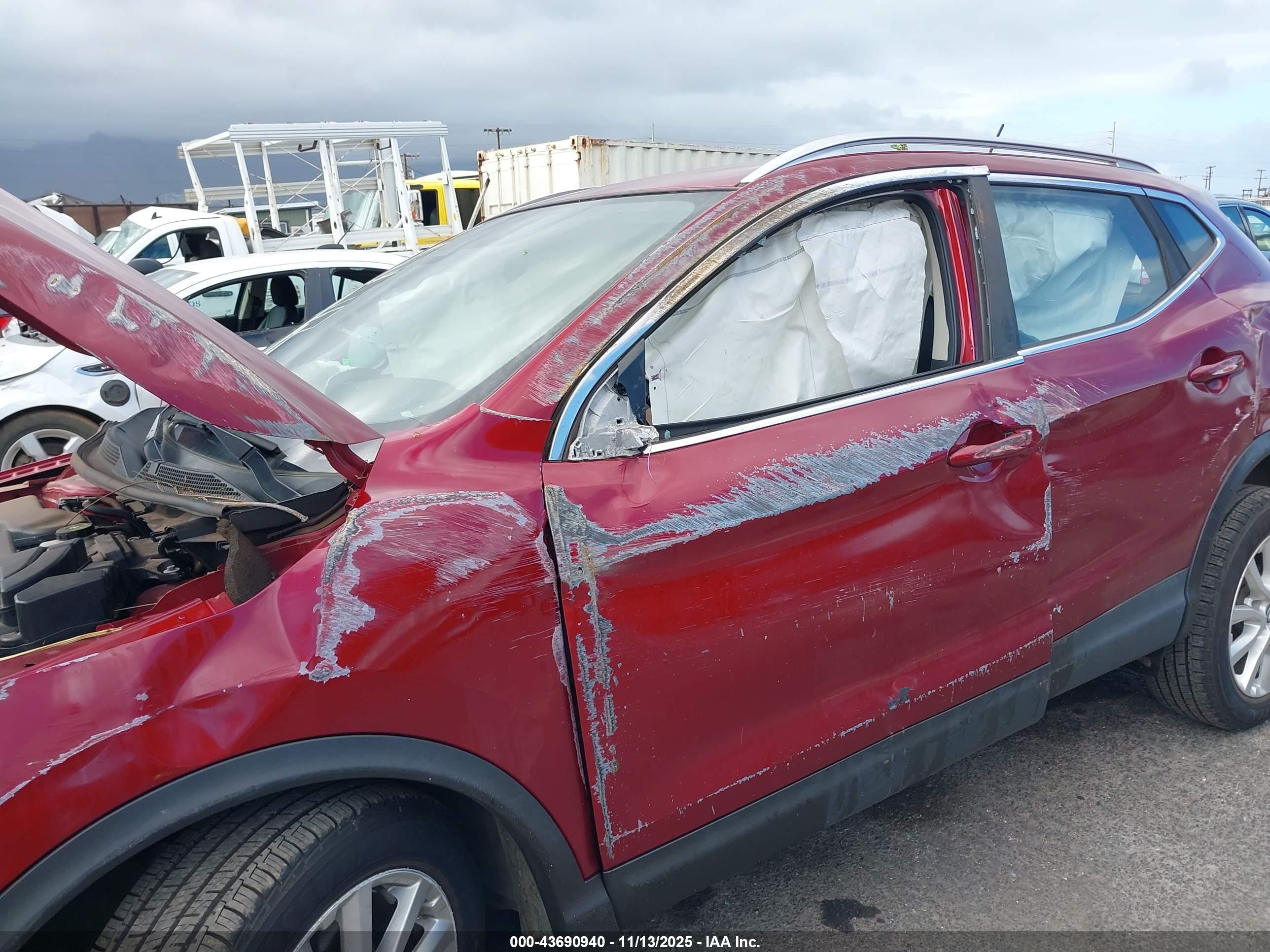 NISSAN ROGUE image 6