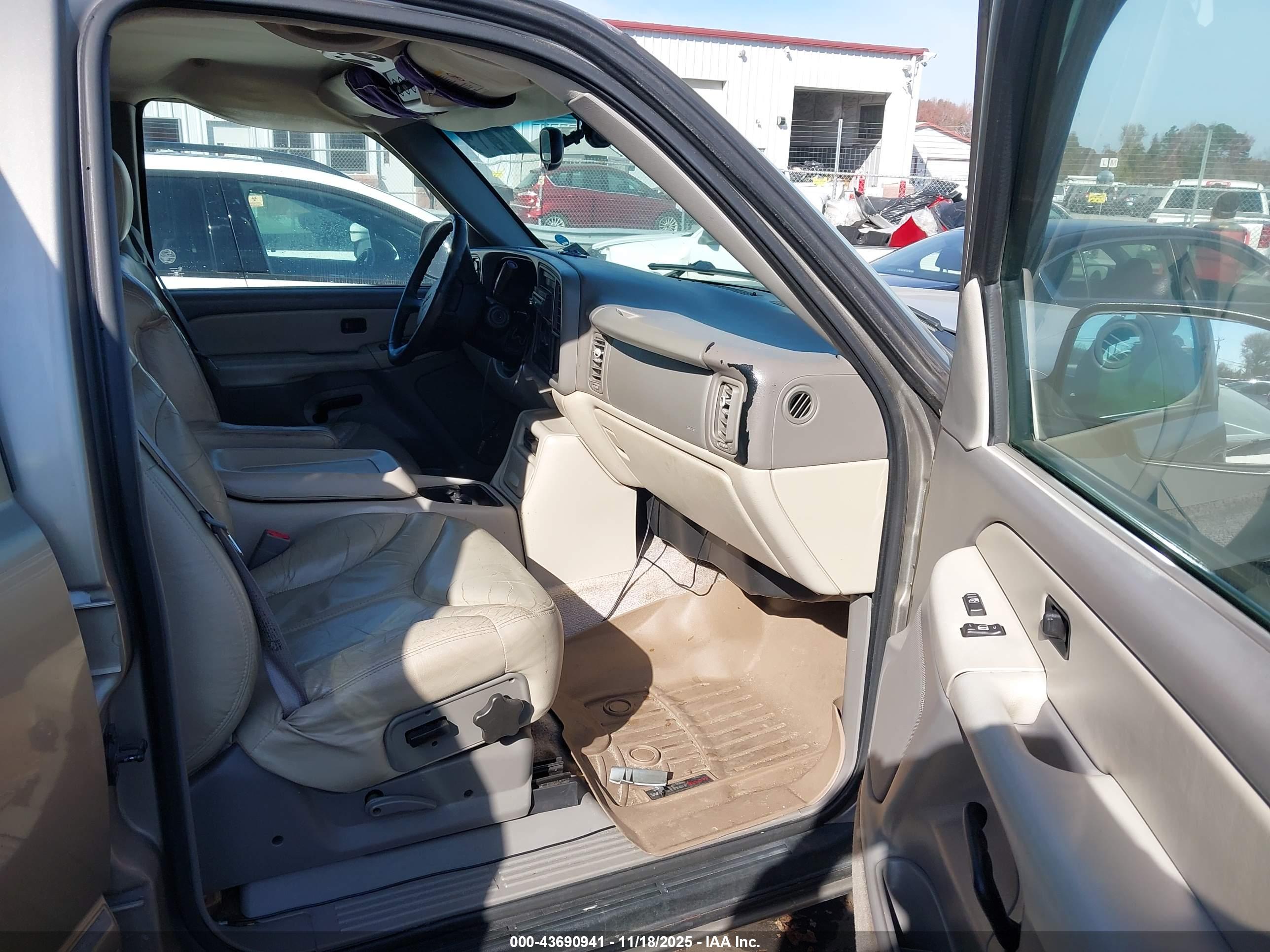 GMC YUKON image 5