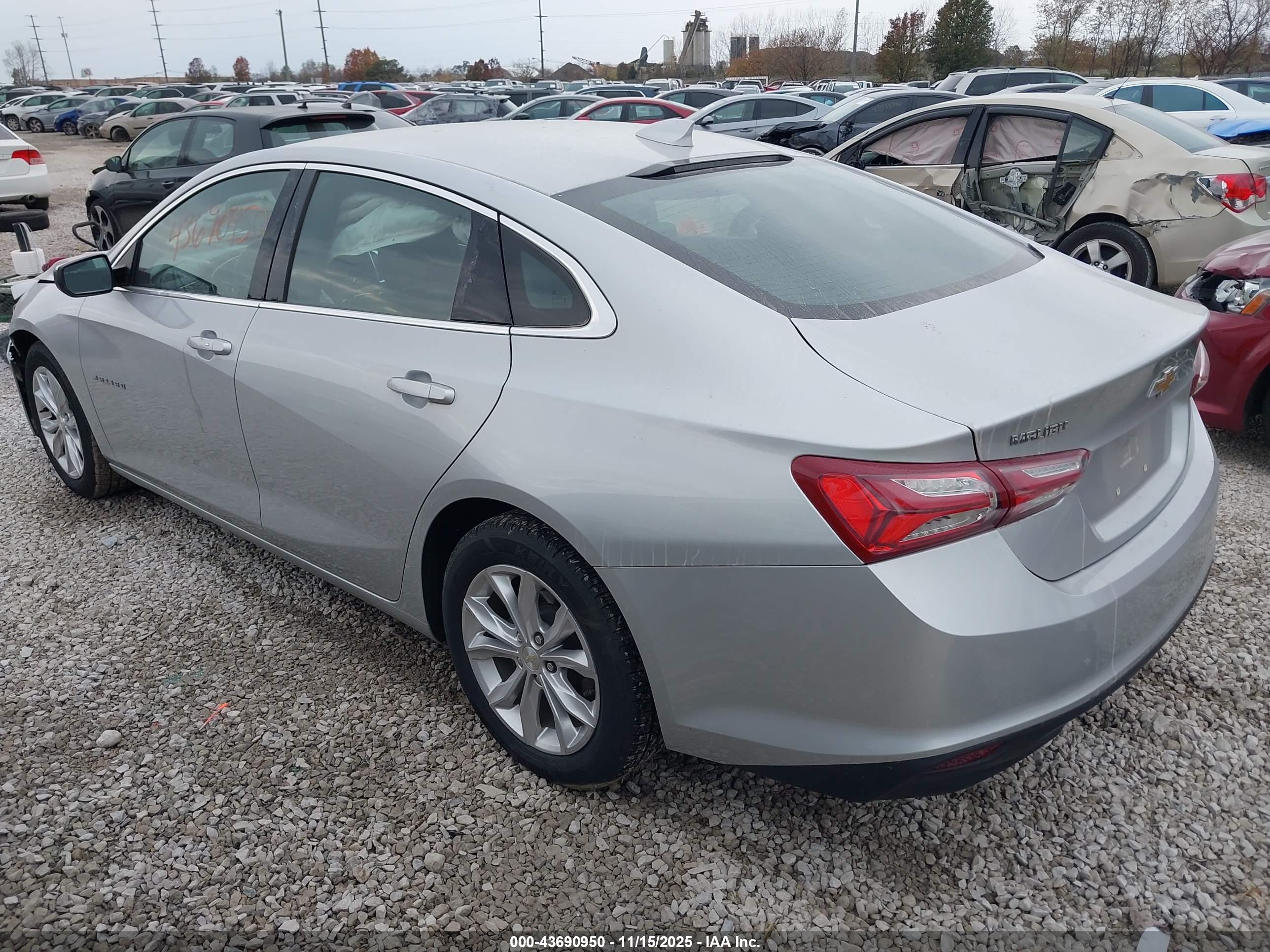 CHEVROLET MALIBU image 3