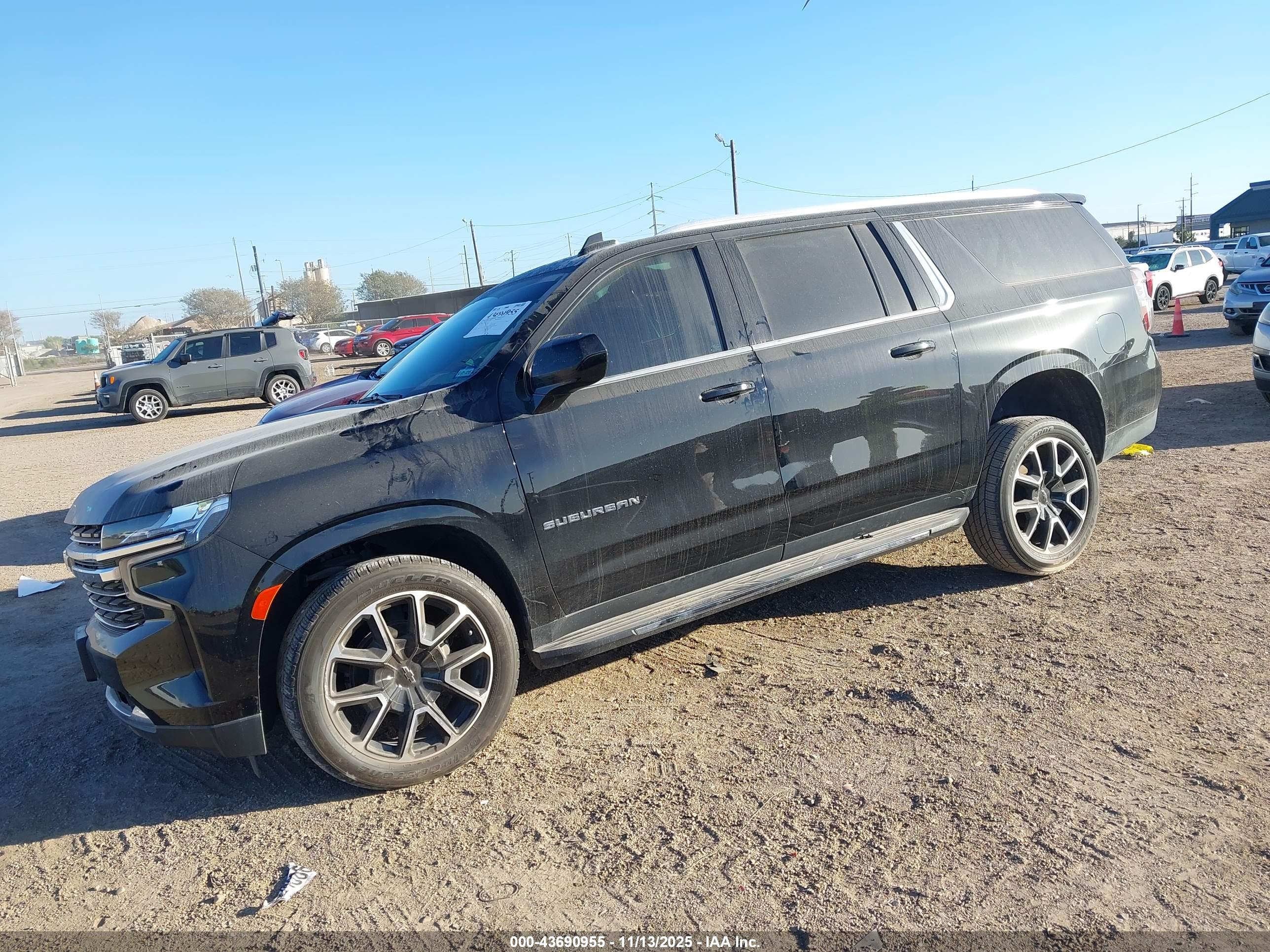 CHEVROLET SUBURBAN image 2