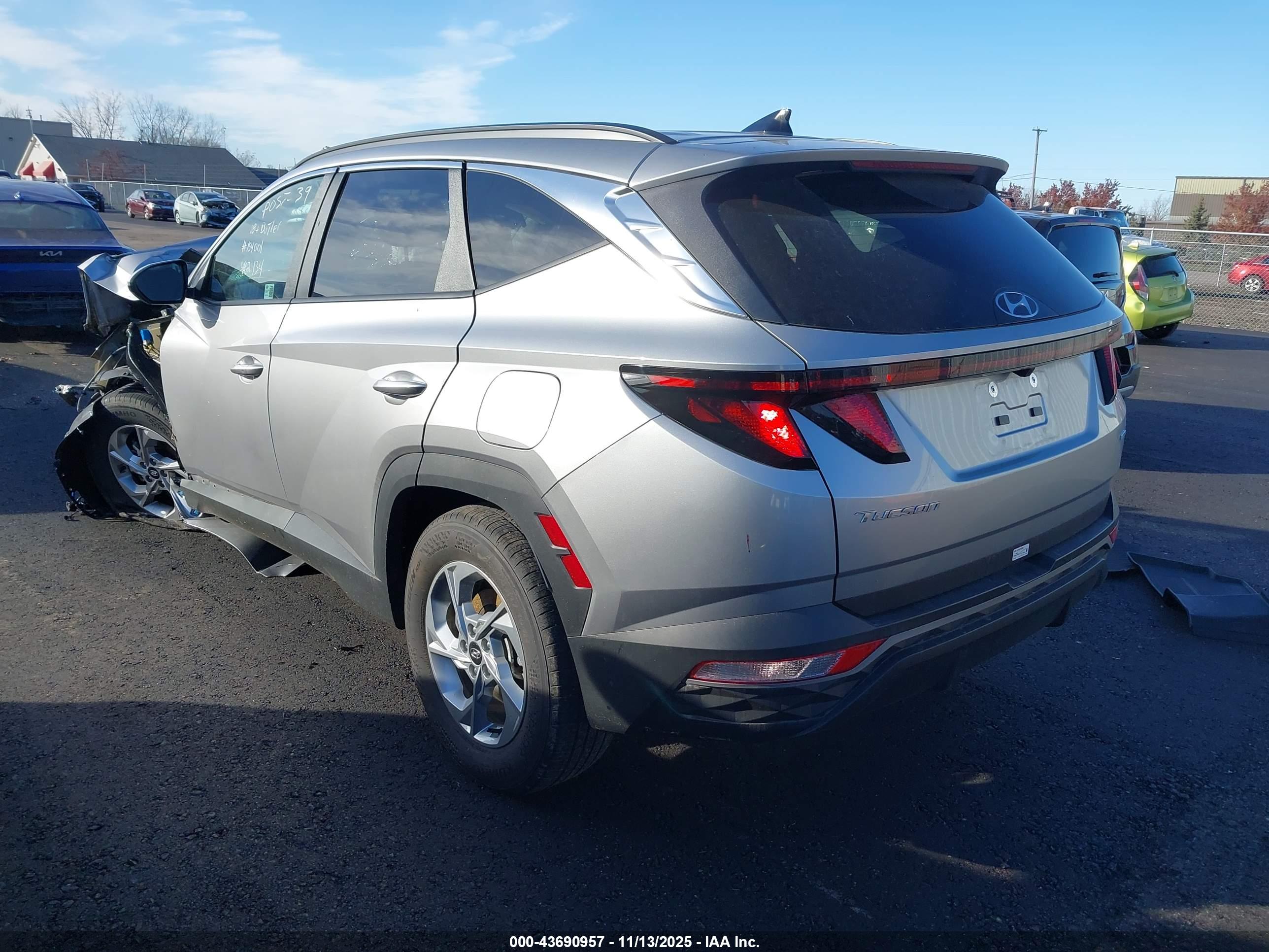 HYUNDAI TUCSON image 3