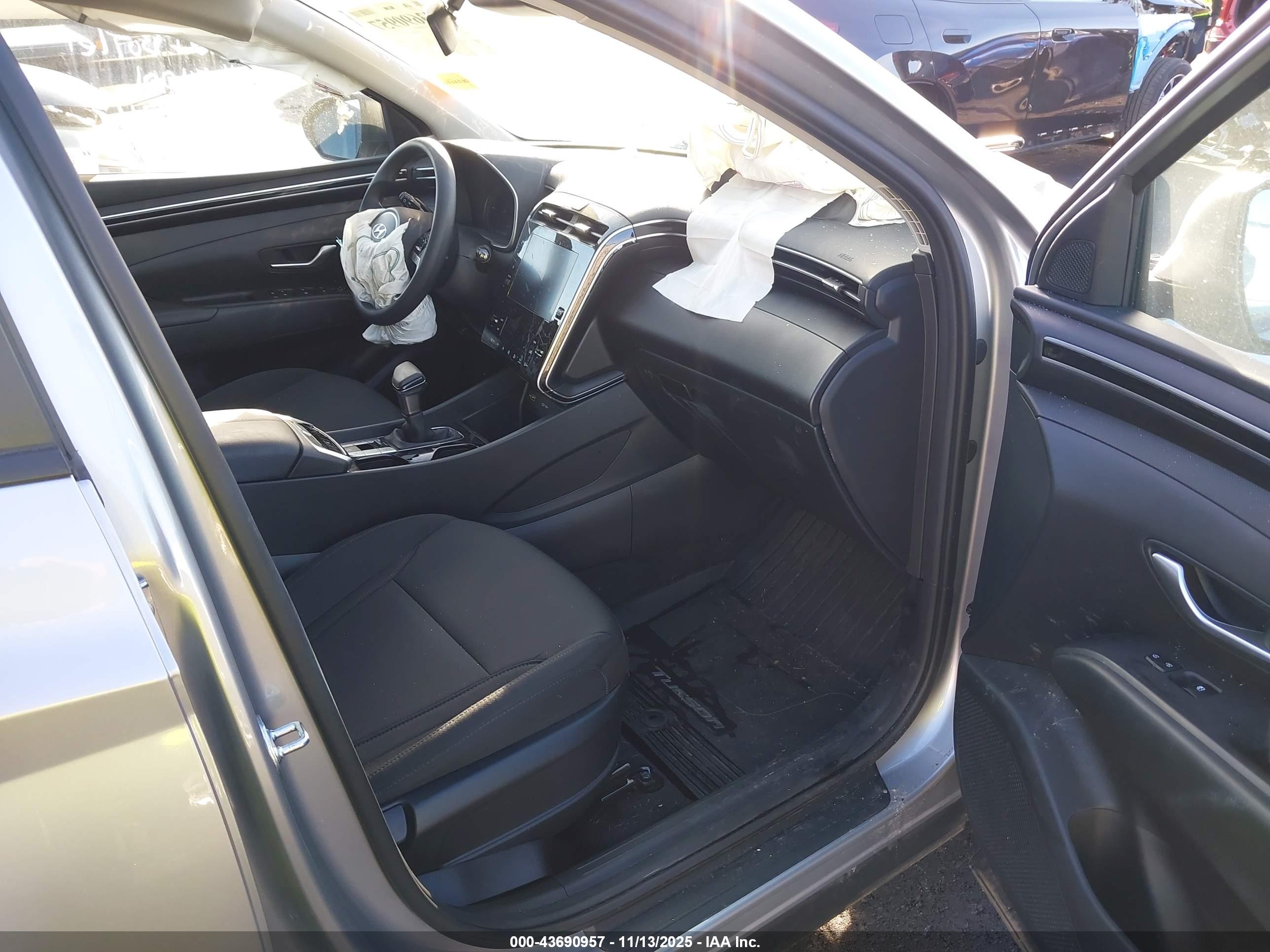 HYUNDAI TUCSON image 5