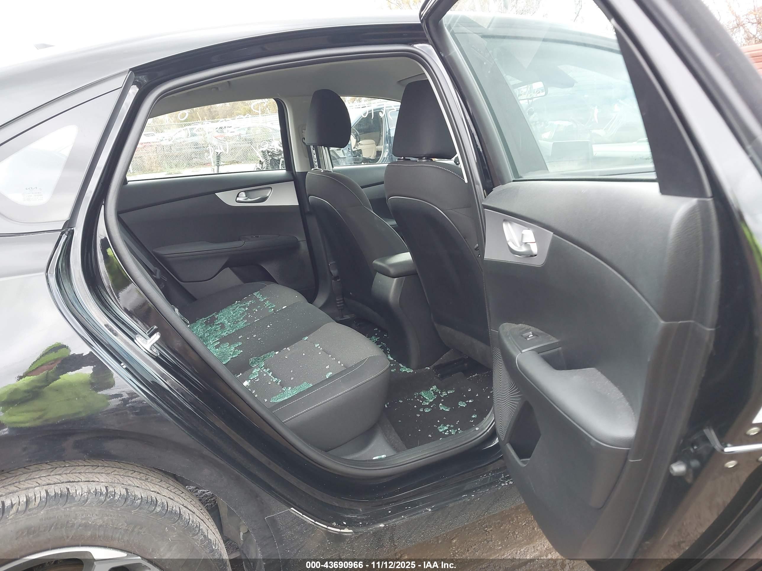 KIA FORTE image 8