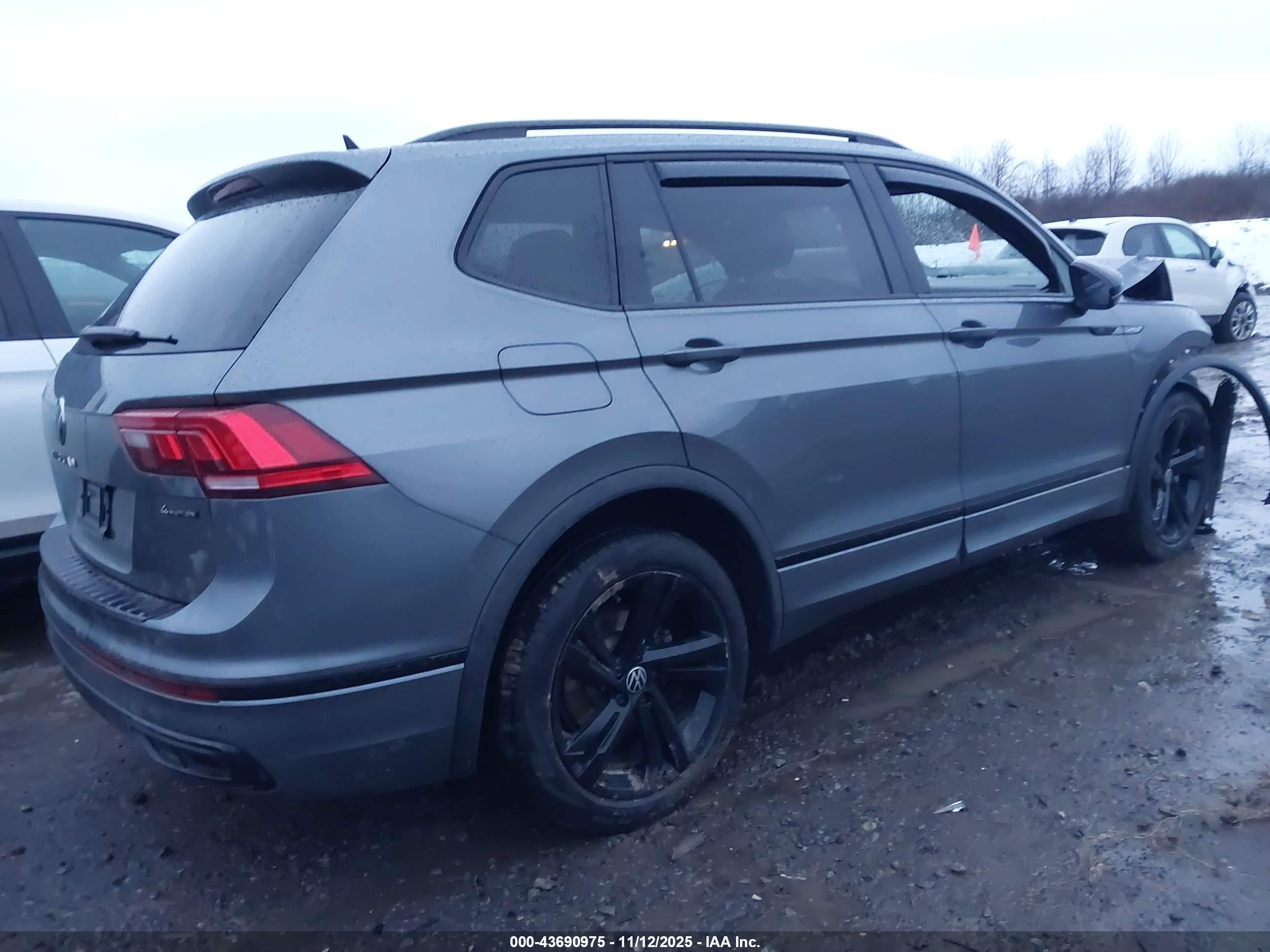 VOLKSWAGEN TIGUAN image 4