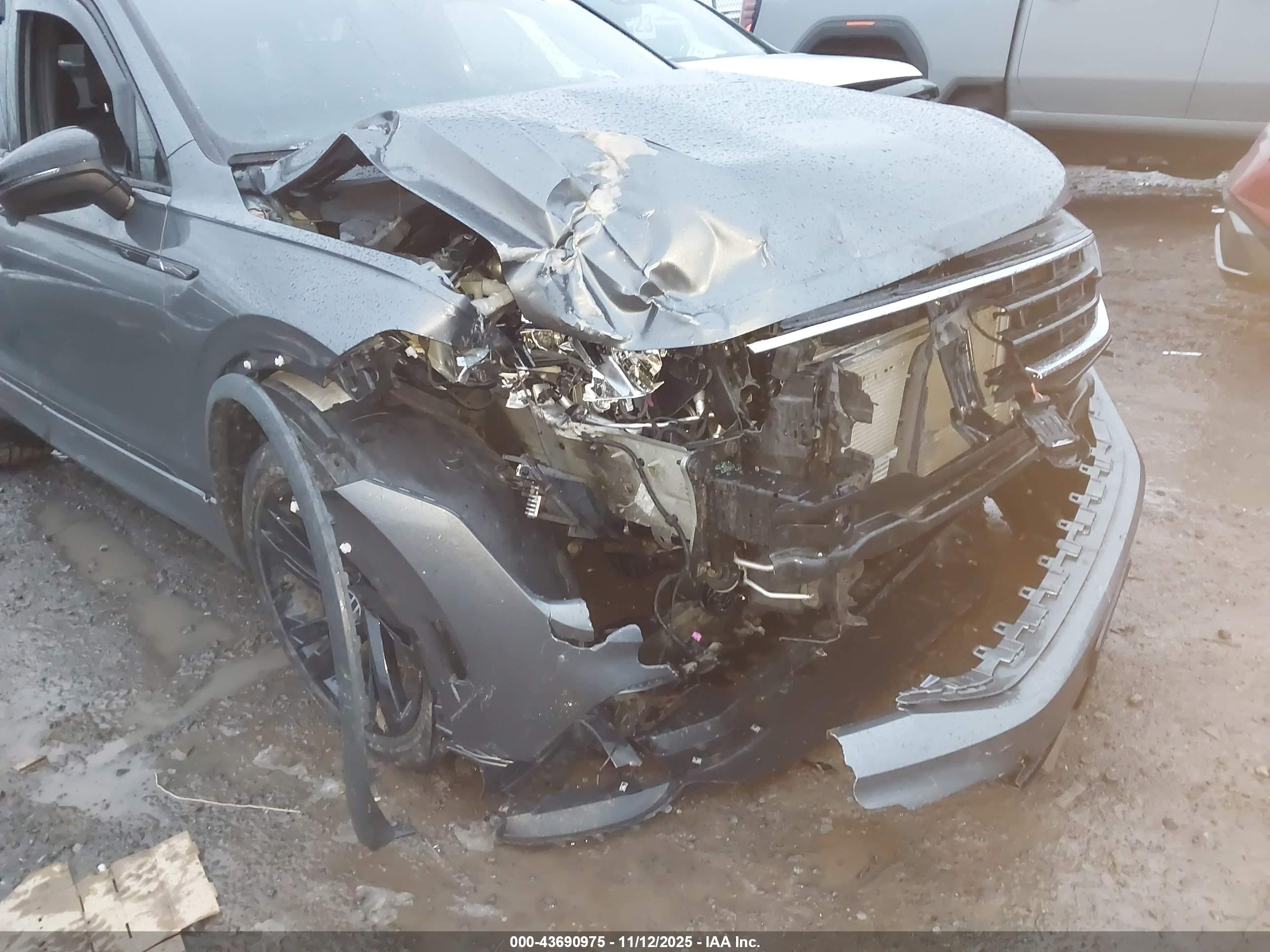 VOLKSWAGEN TIGUAN image 6