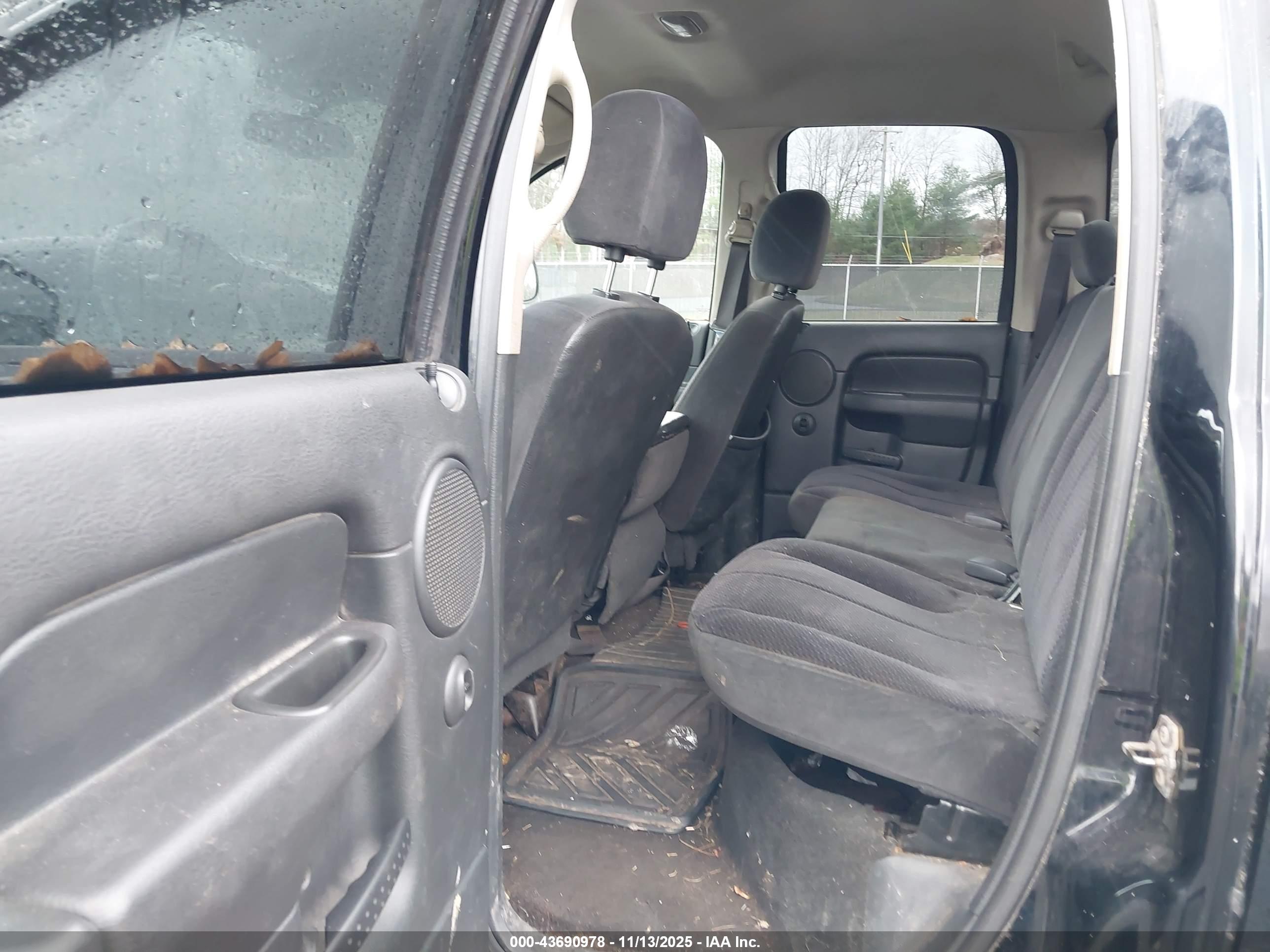 DODGE RAM image 8