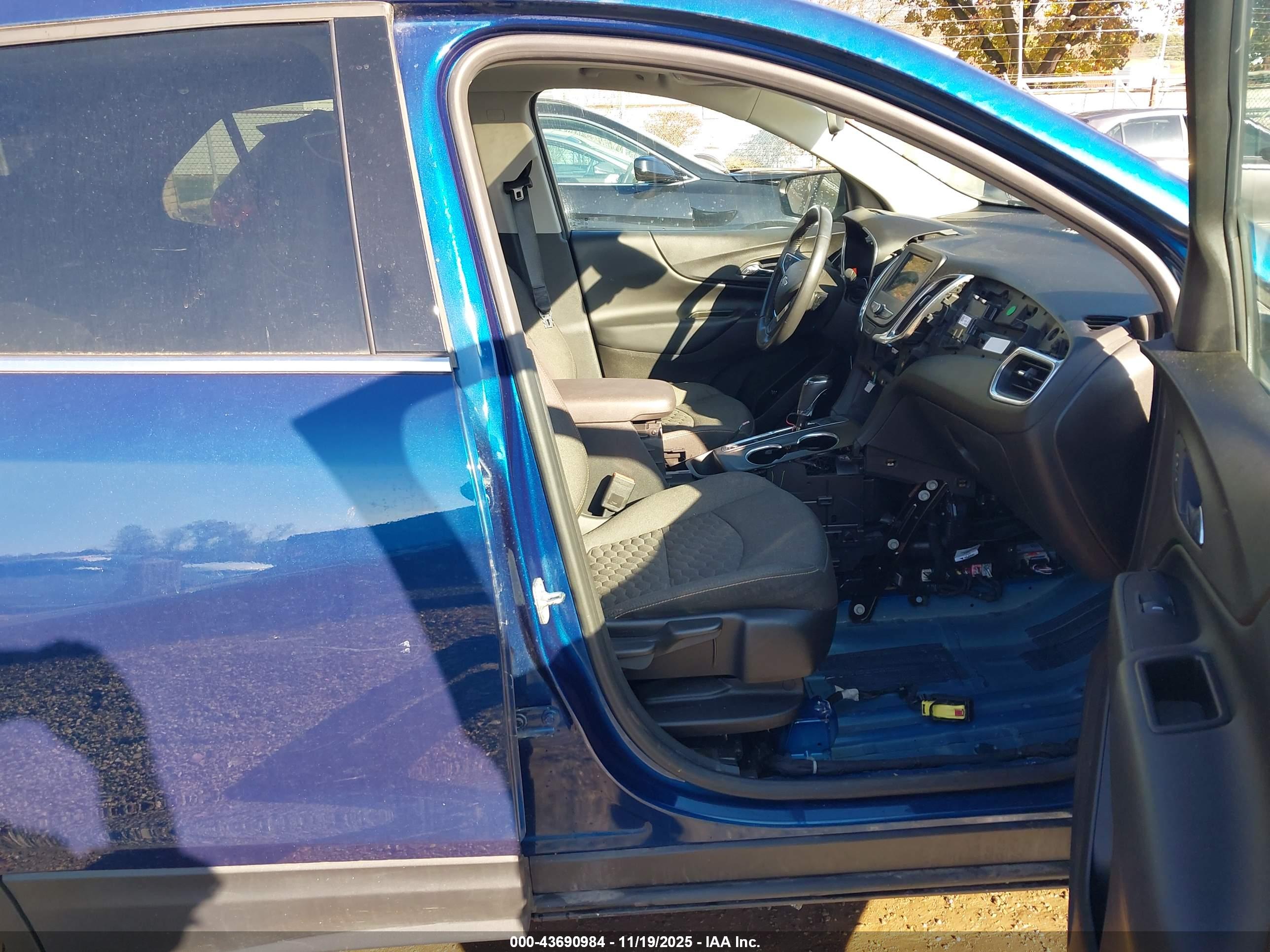 CHEVROLET EQUINOX image 5
