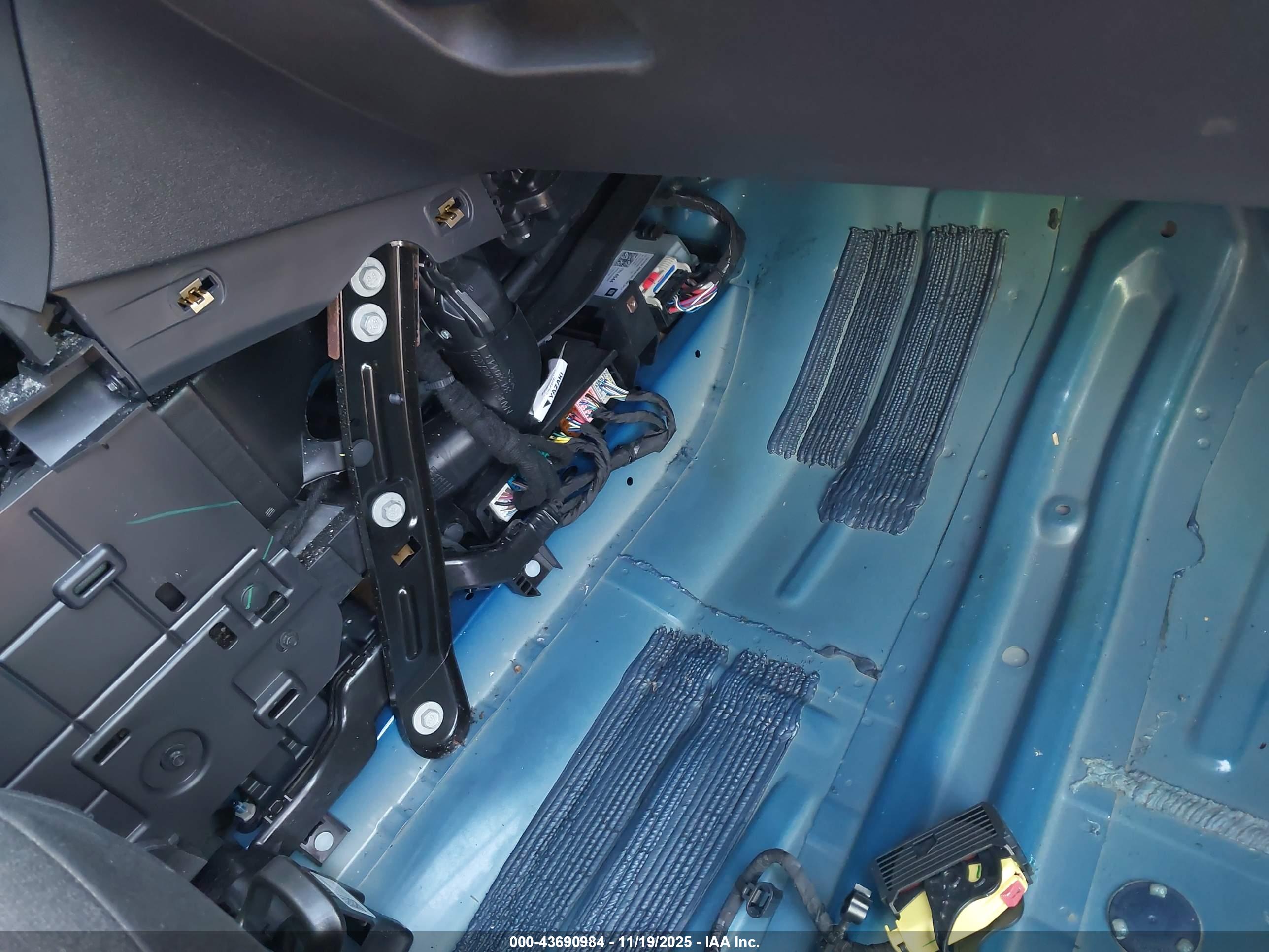 CHEVROLET EQUINOX image 6