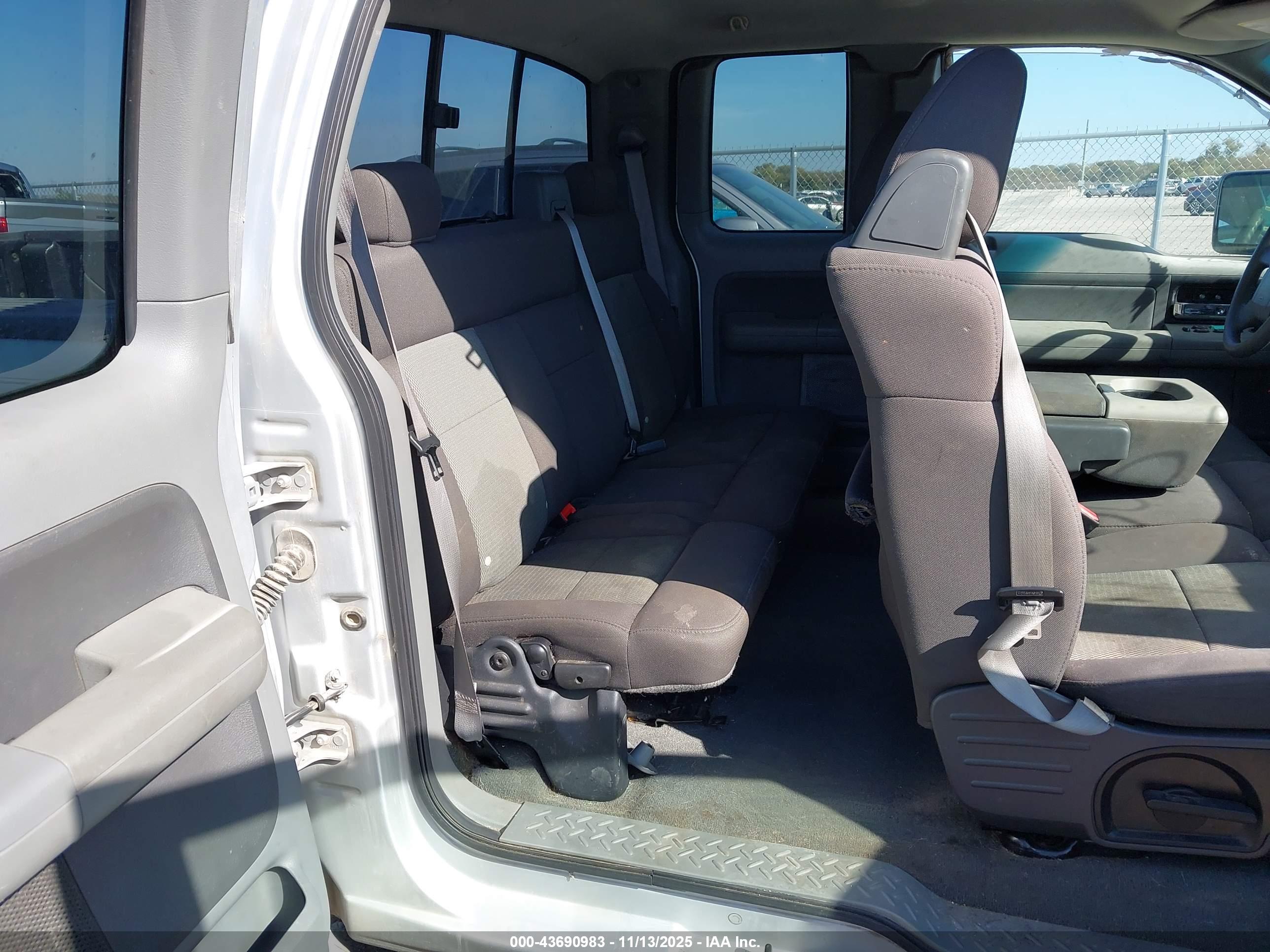 FORD F-150 image 8
