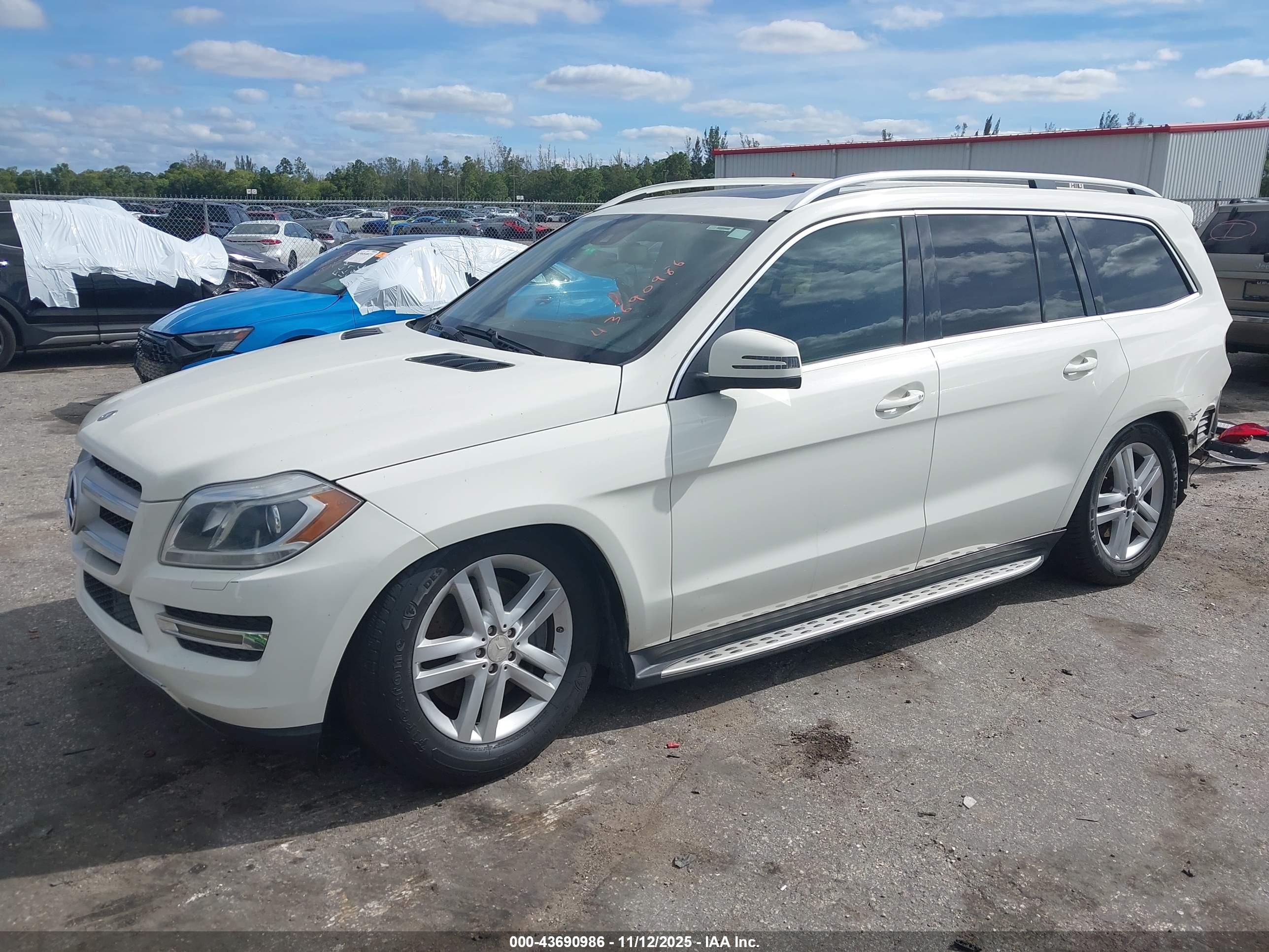 MERCEDES-BENZ GL image 2