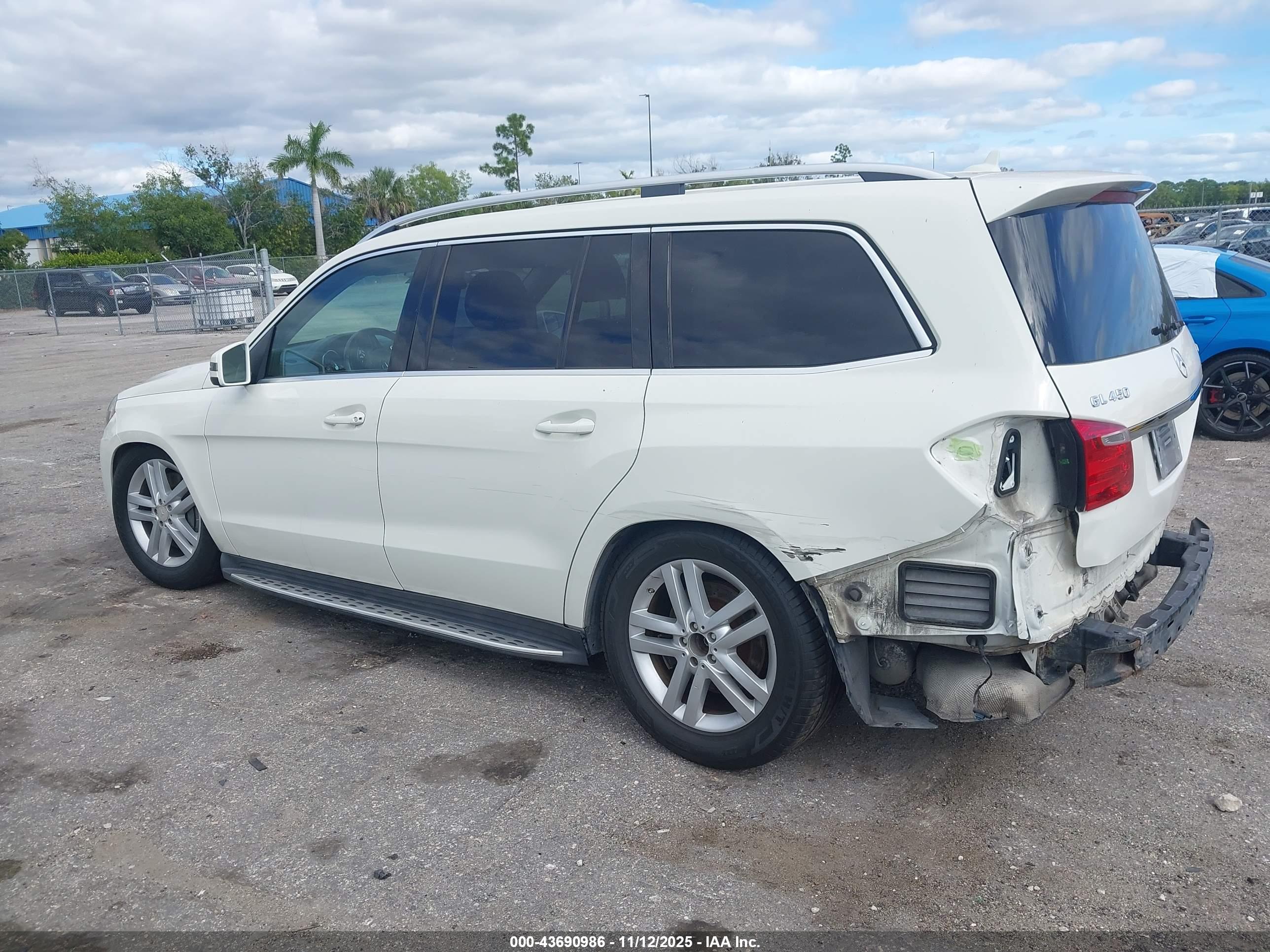 MERCEDES-BENZ GL image 3