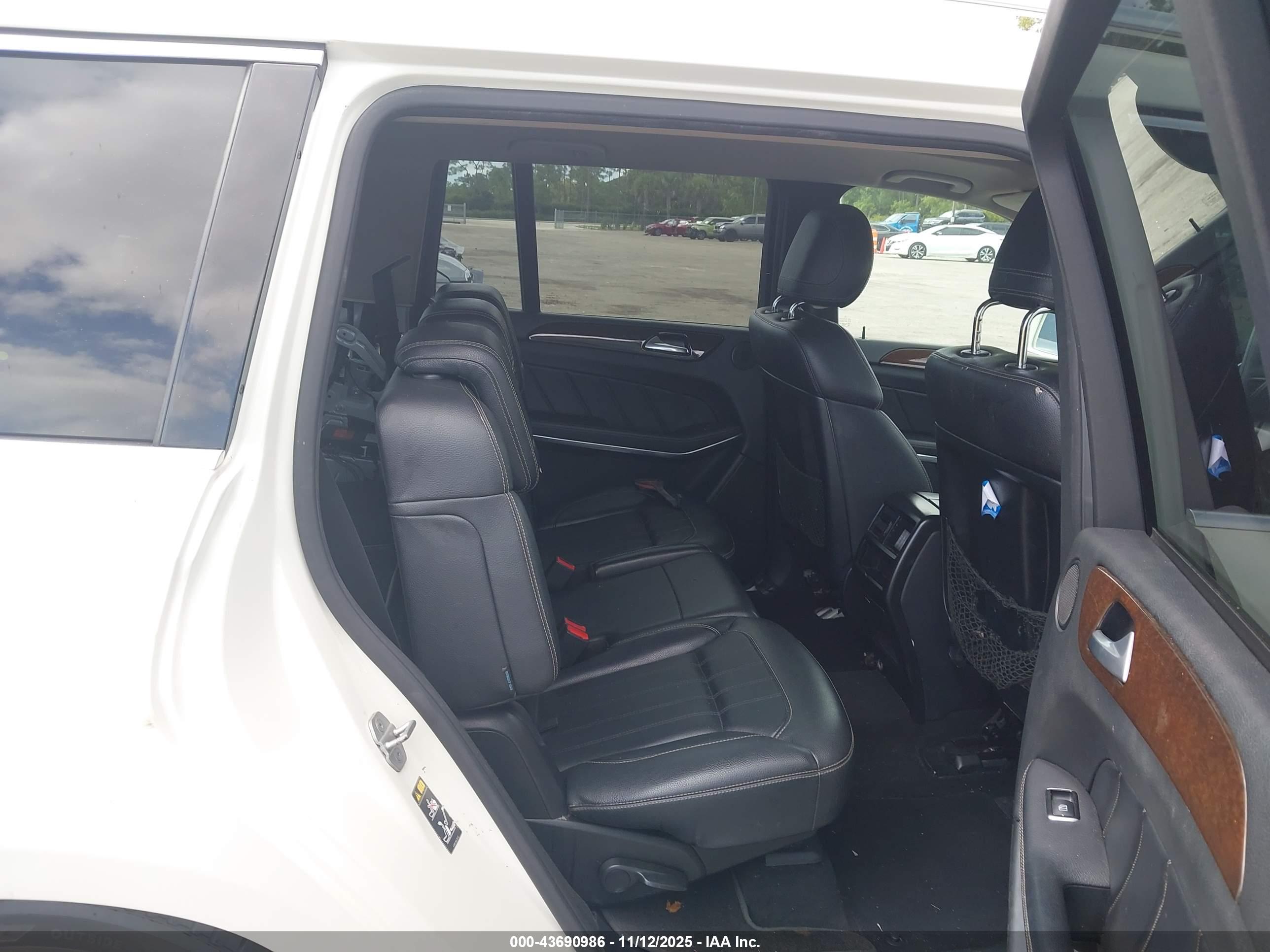 MERCEDES-BENZ GL image 8