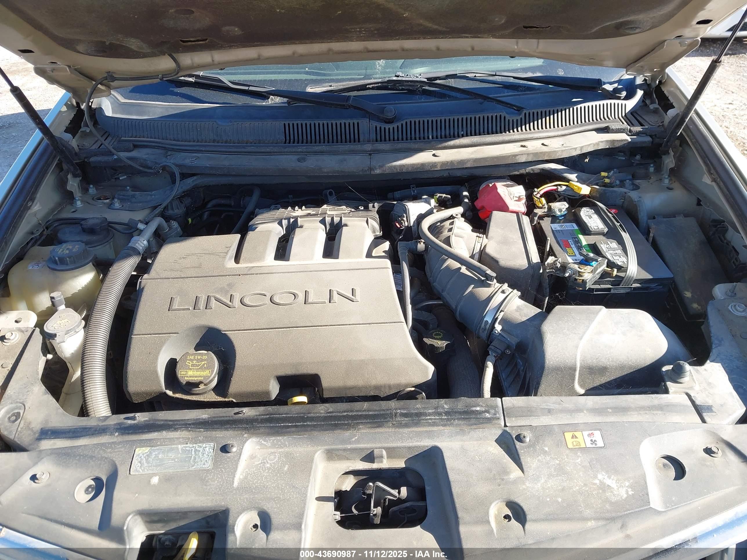 LINCOLN MKT image 10