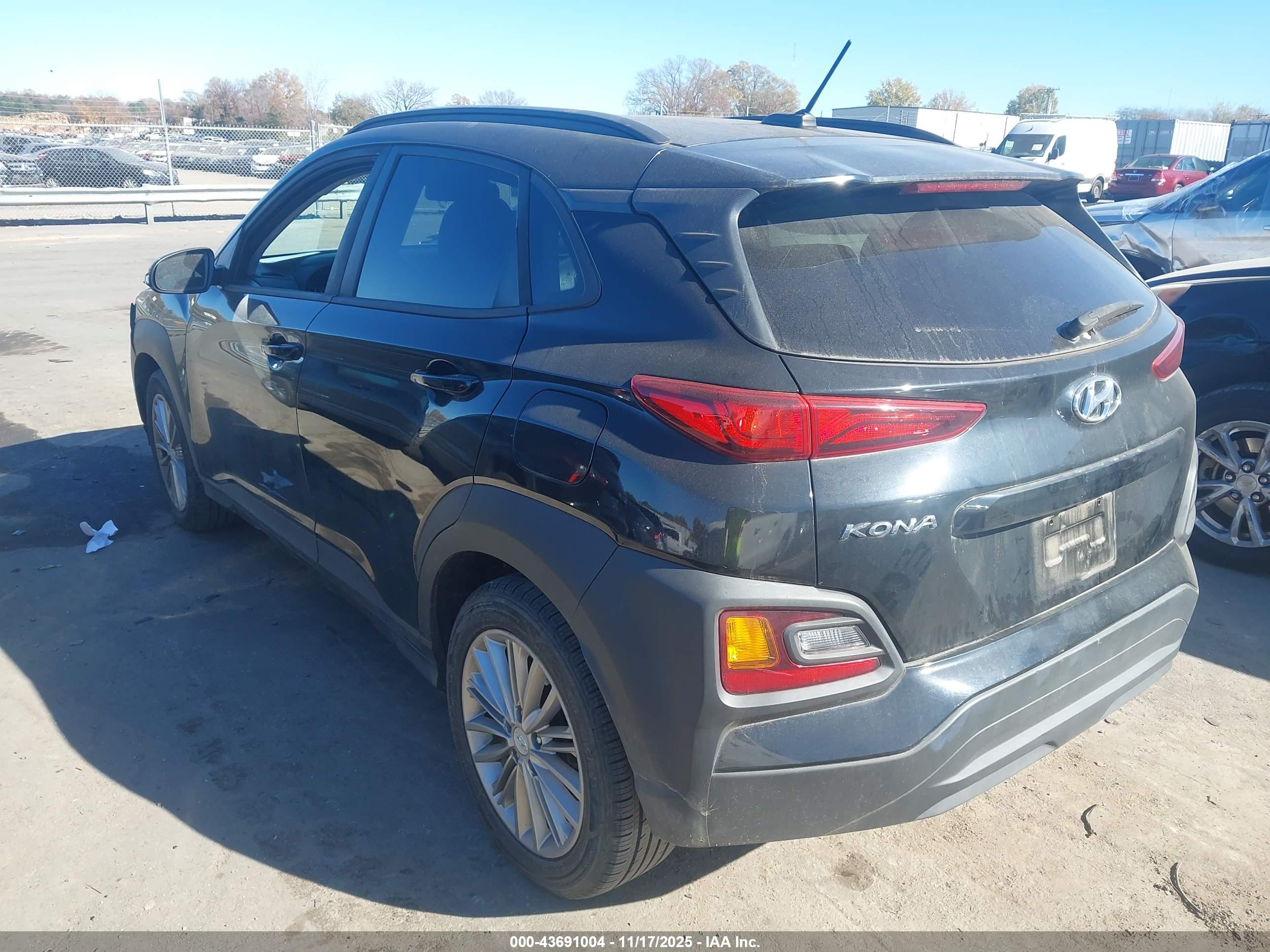 HYUNDAI KONA image 3