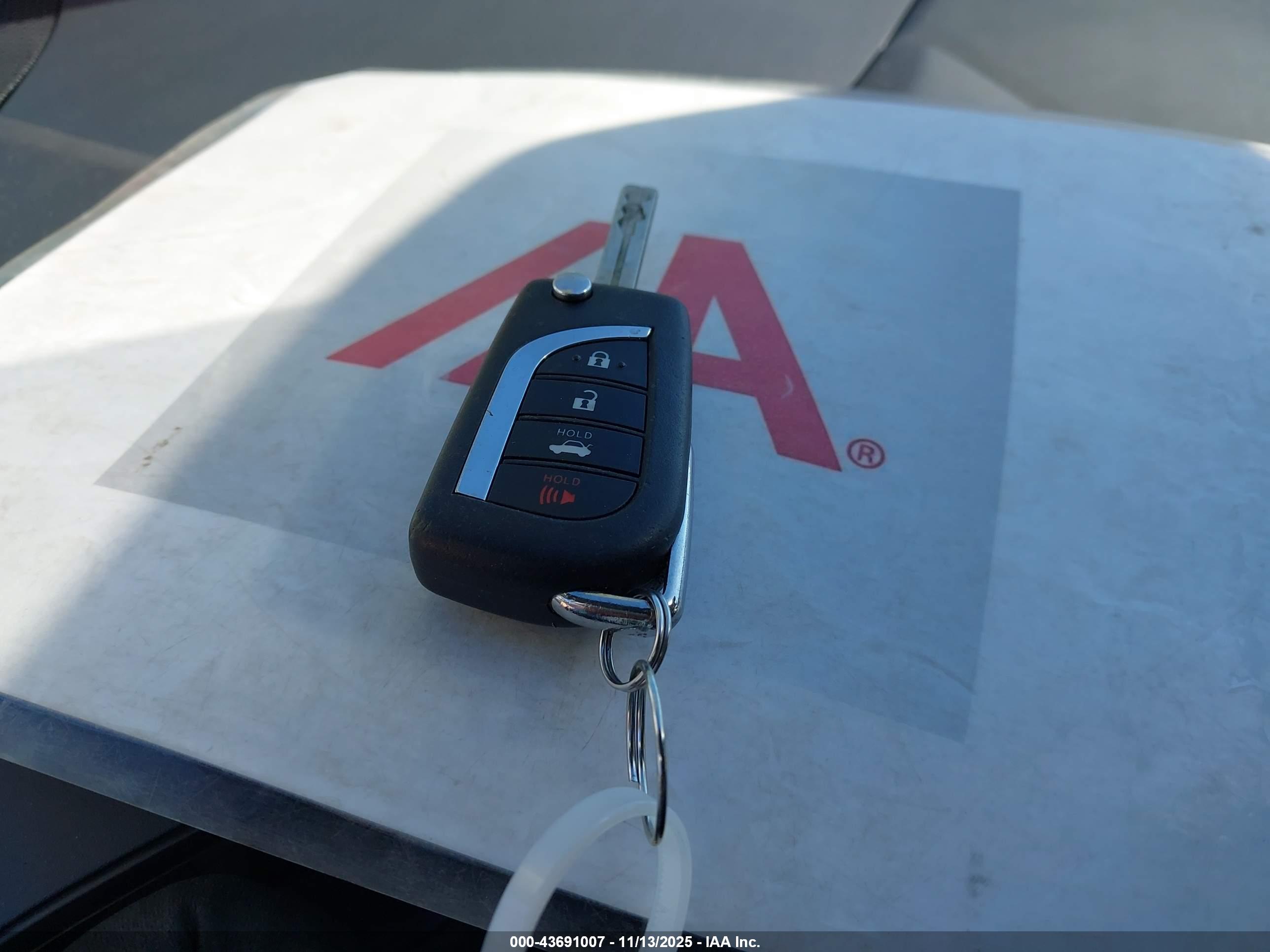 TOYOTA COROLLA image 11