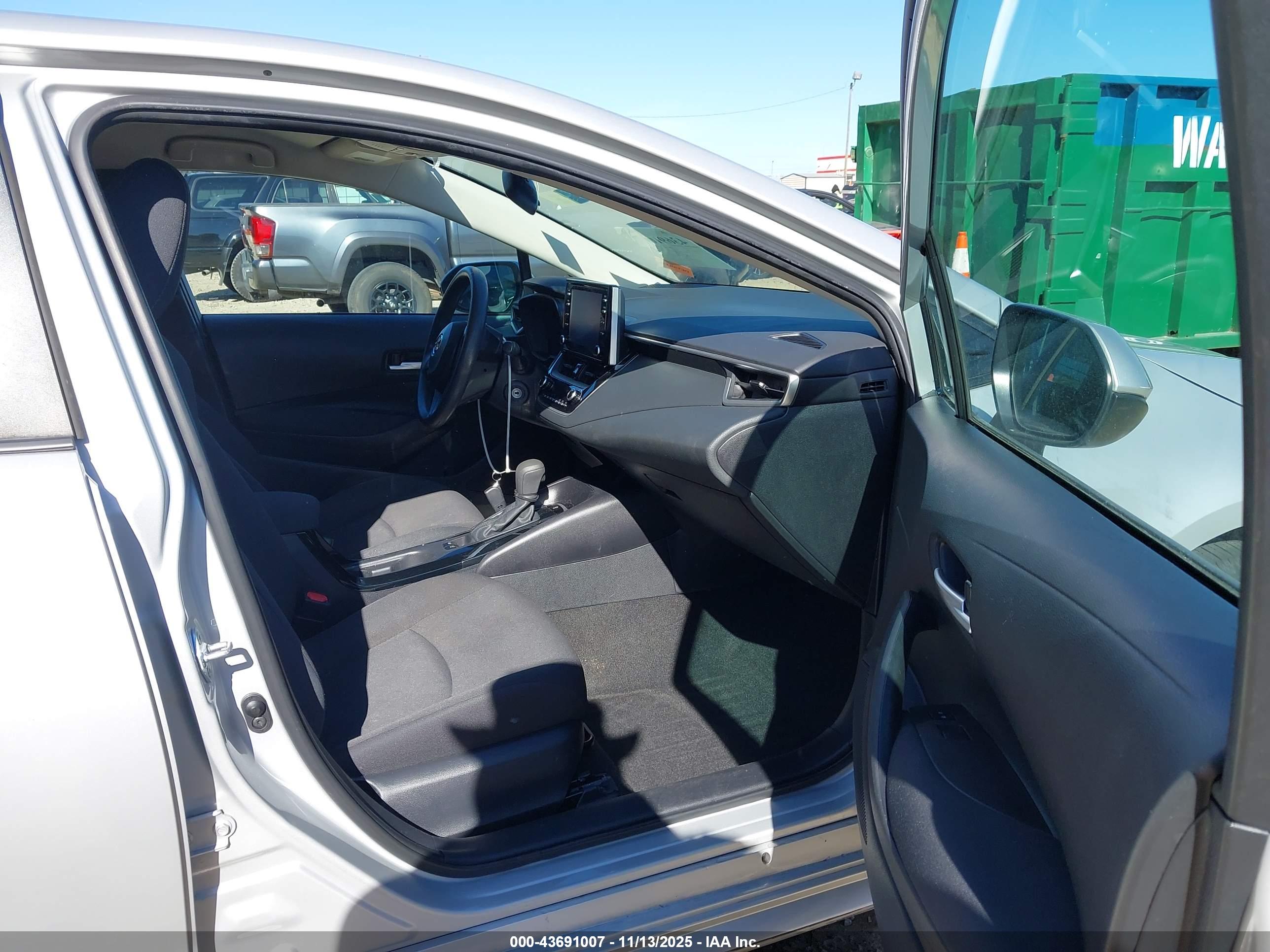 TOYOTA COROLLA image 5