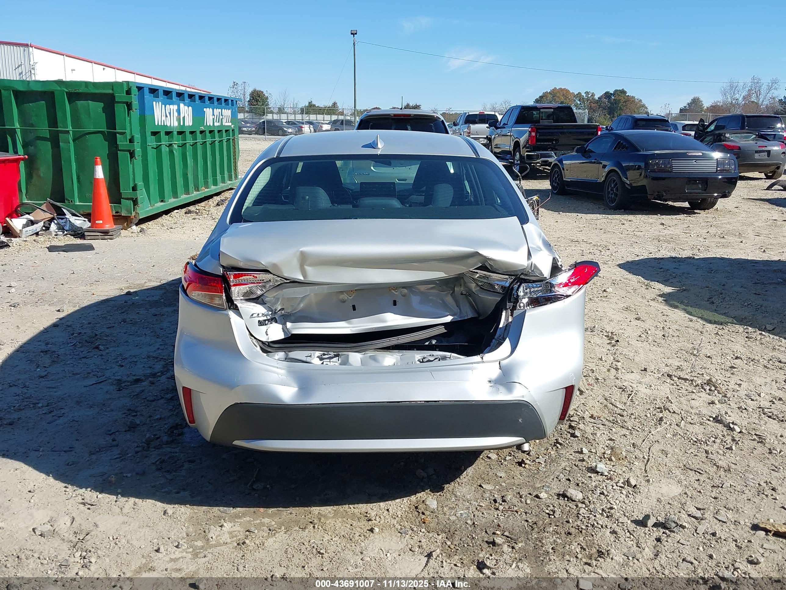 TOYOTA COROLLA image 6