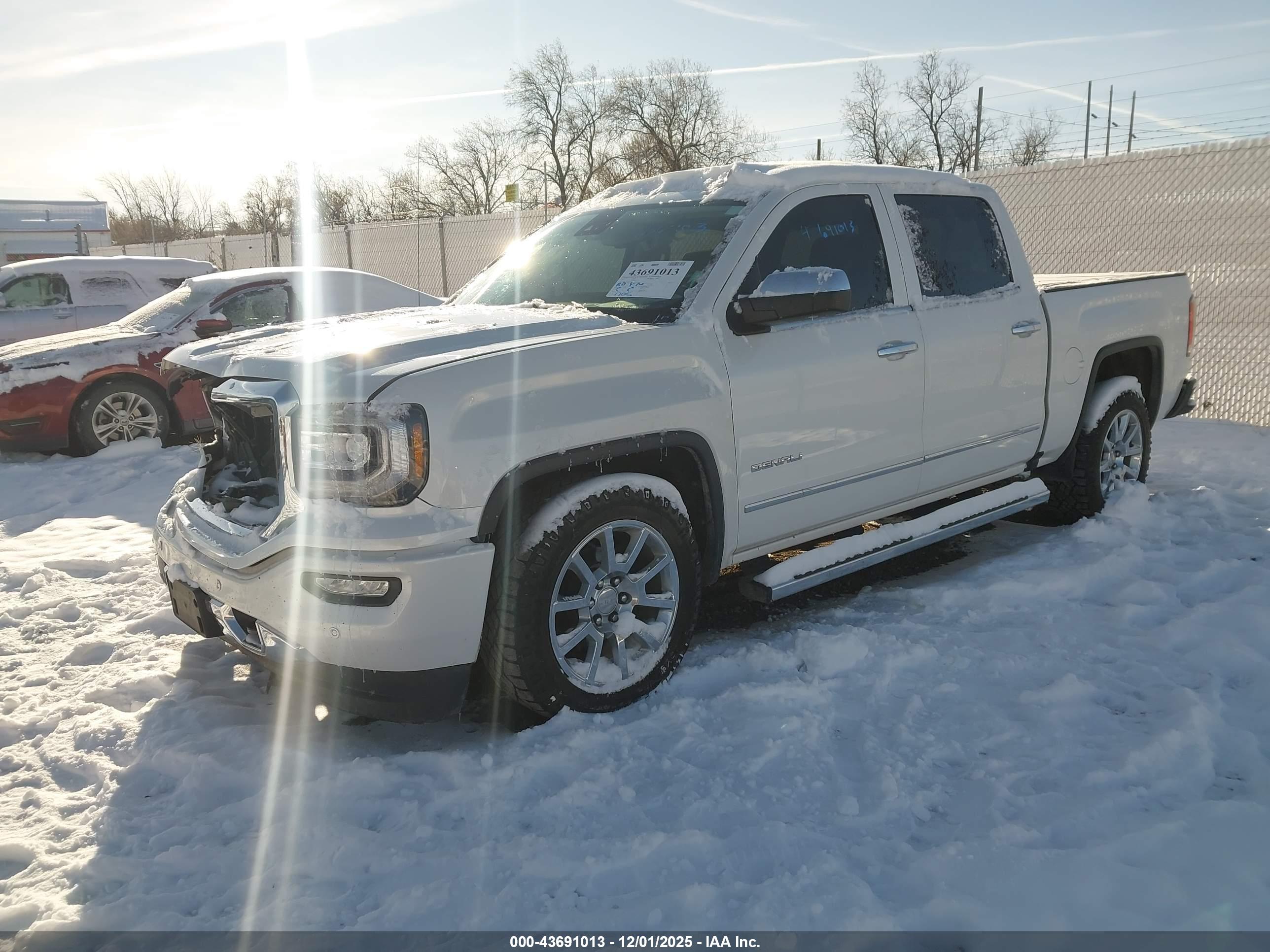 GMC SIERRA image 2