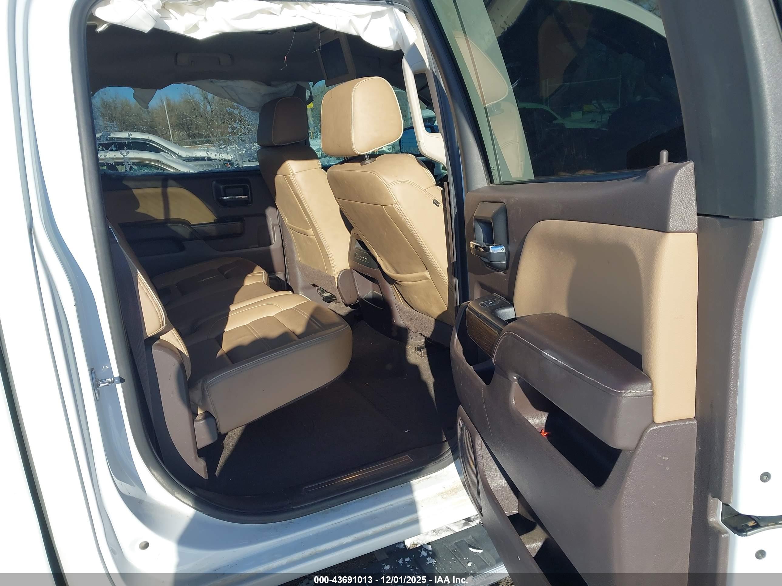GMC SIERRA image 8