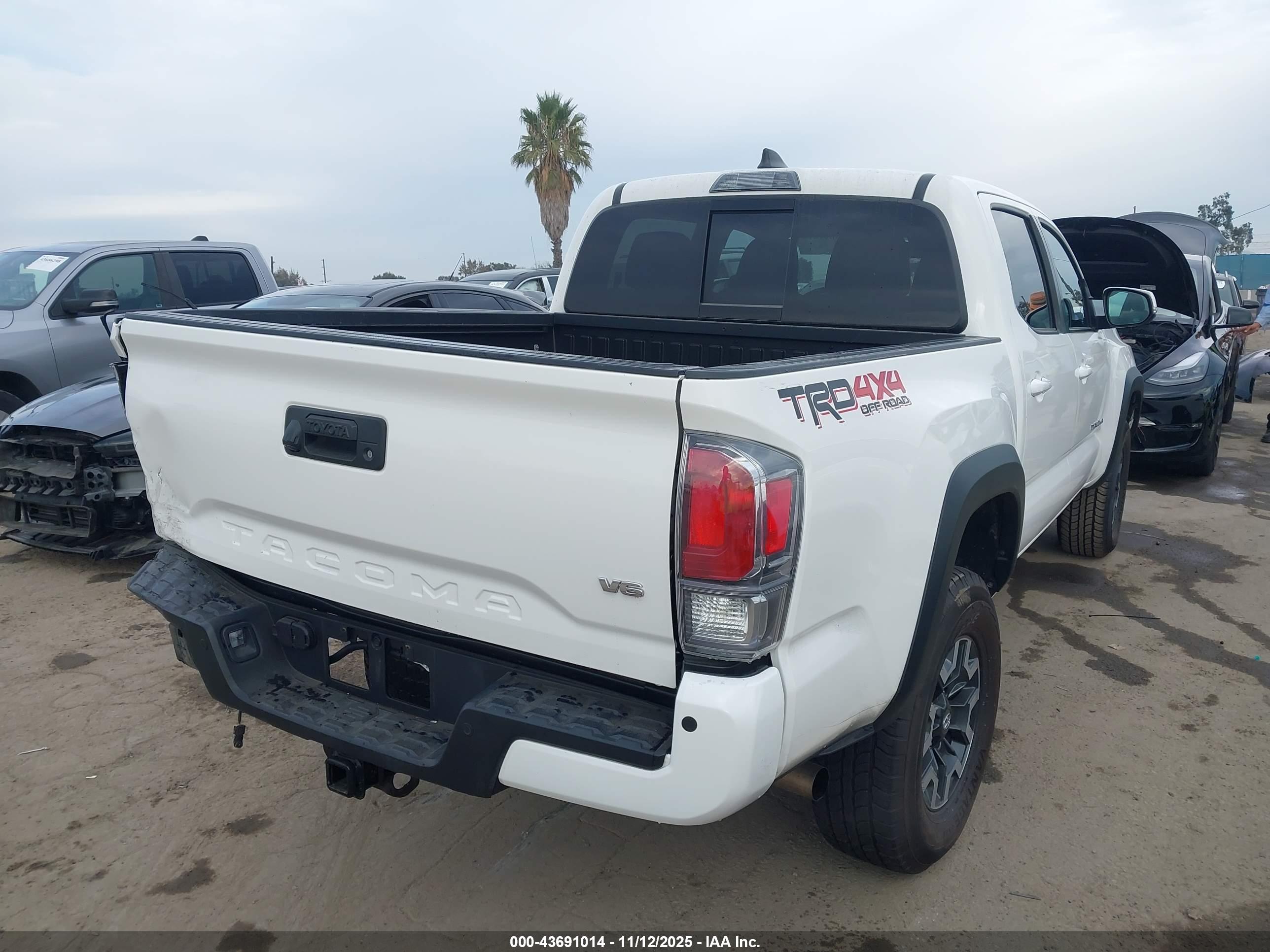 TOYOTA TACOMA image 4