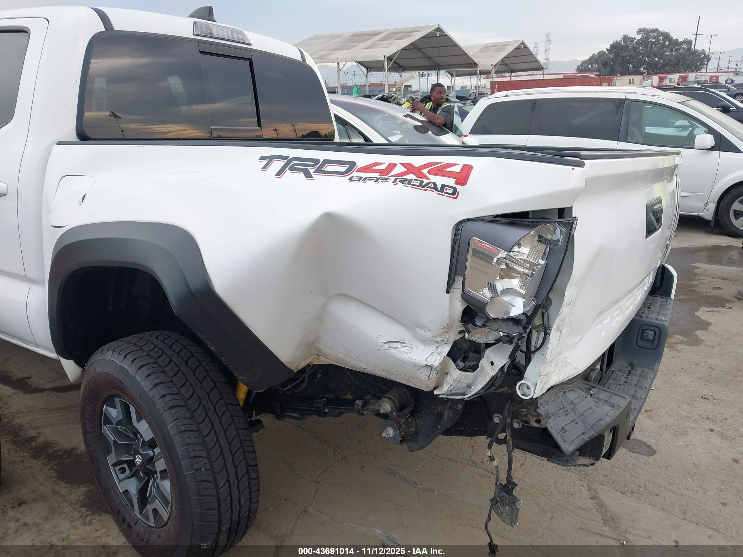 TOYOTA TACOMA image 6