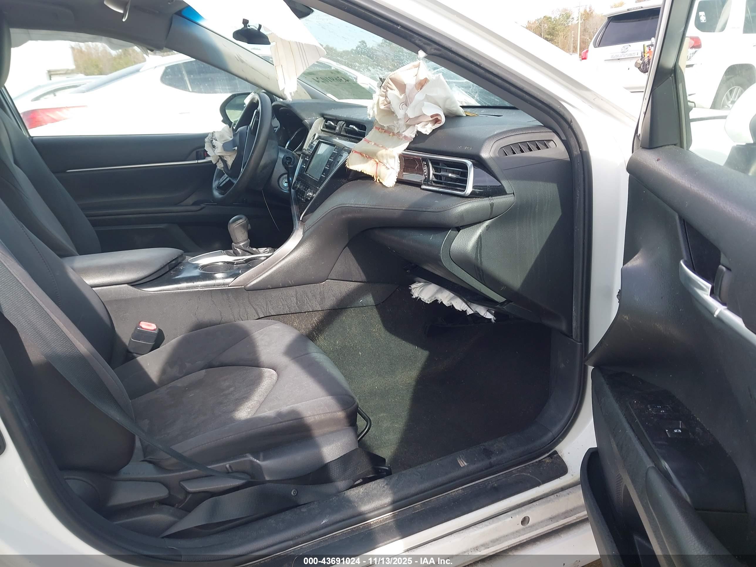 TOYOTA CAMRY image 5